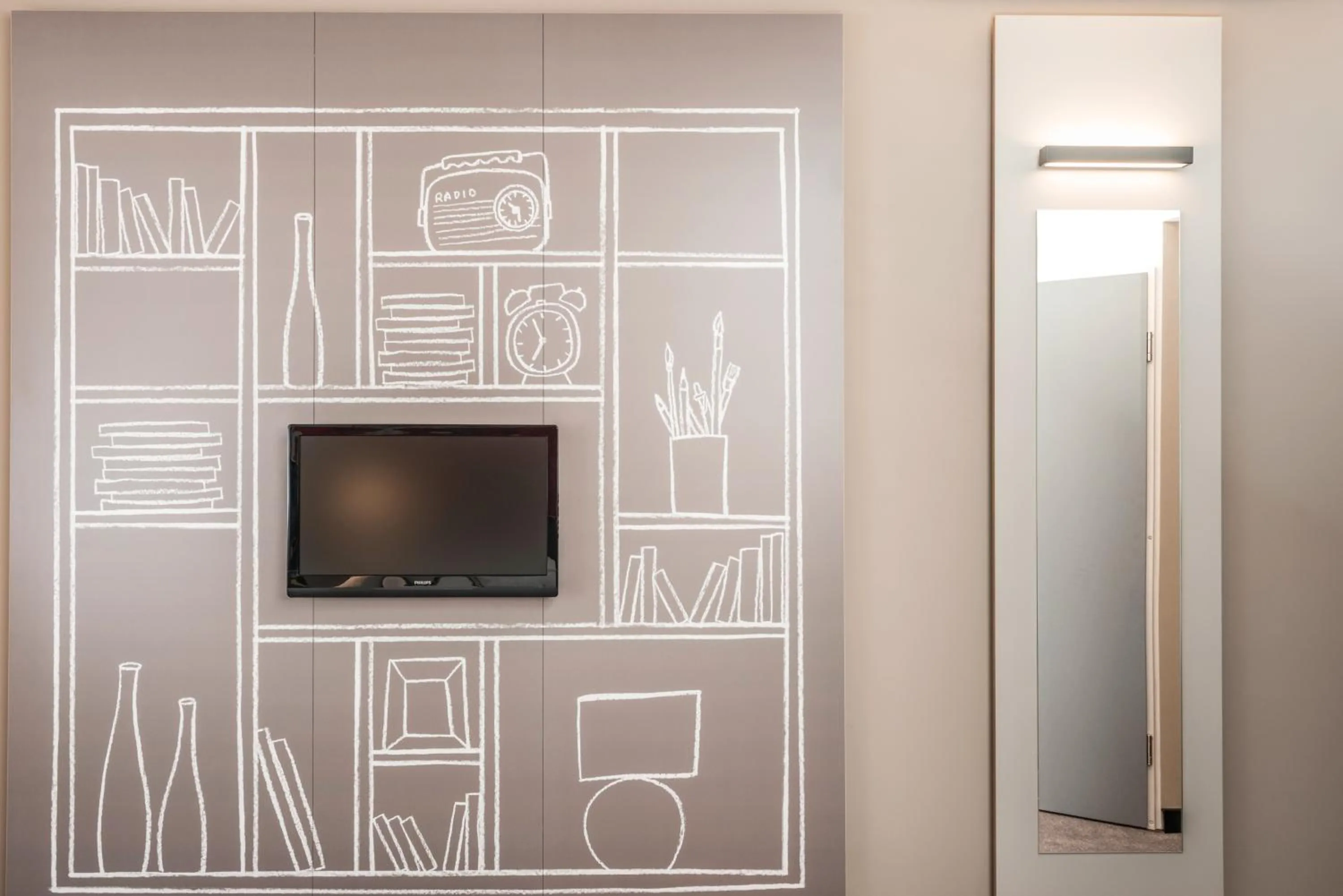 TV and multimedia in ibis Manchester Centre Princess Street