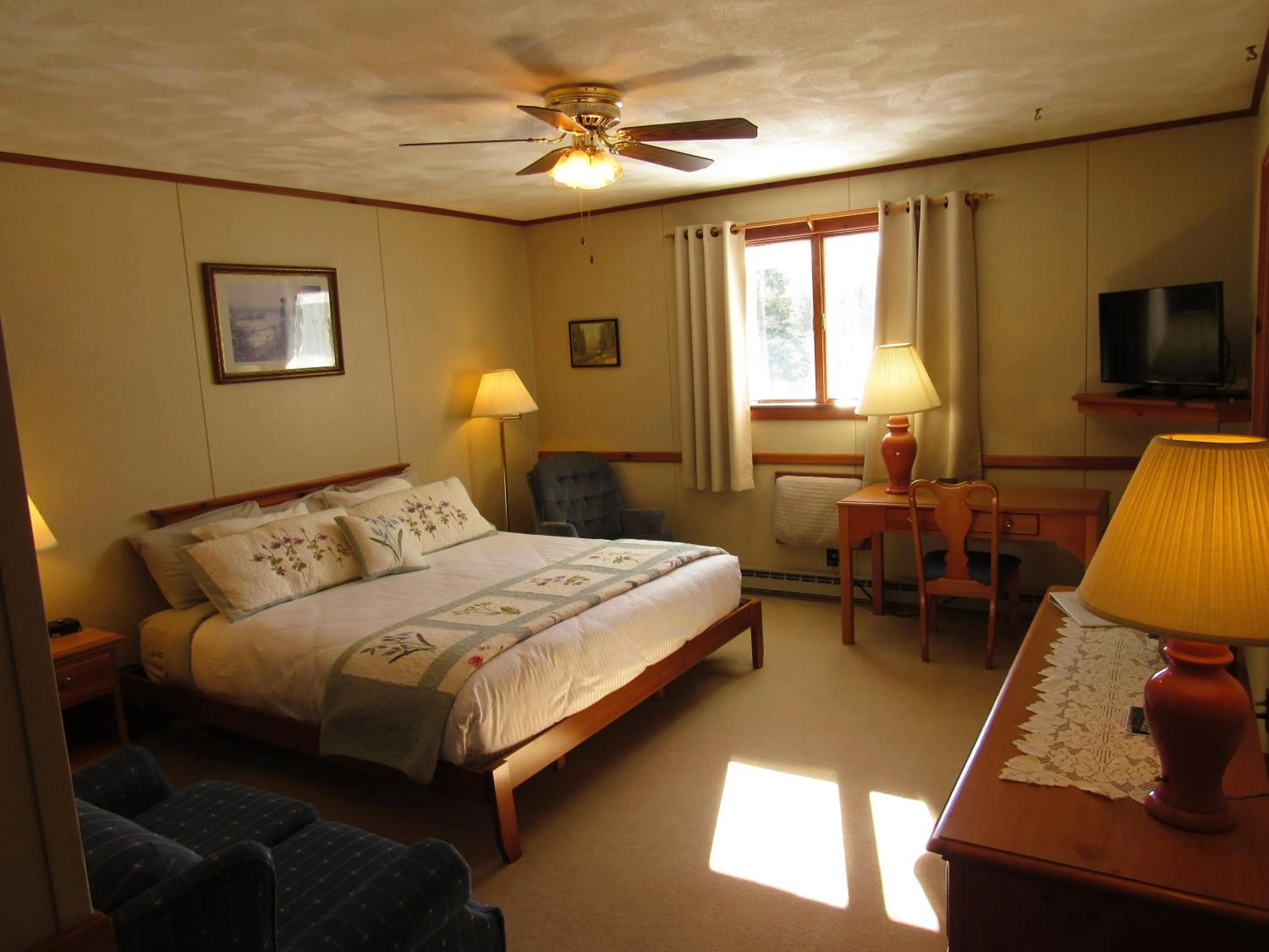 Bed in Carlson's Lodge