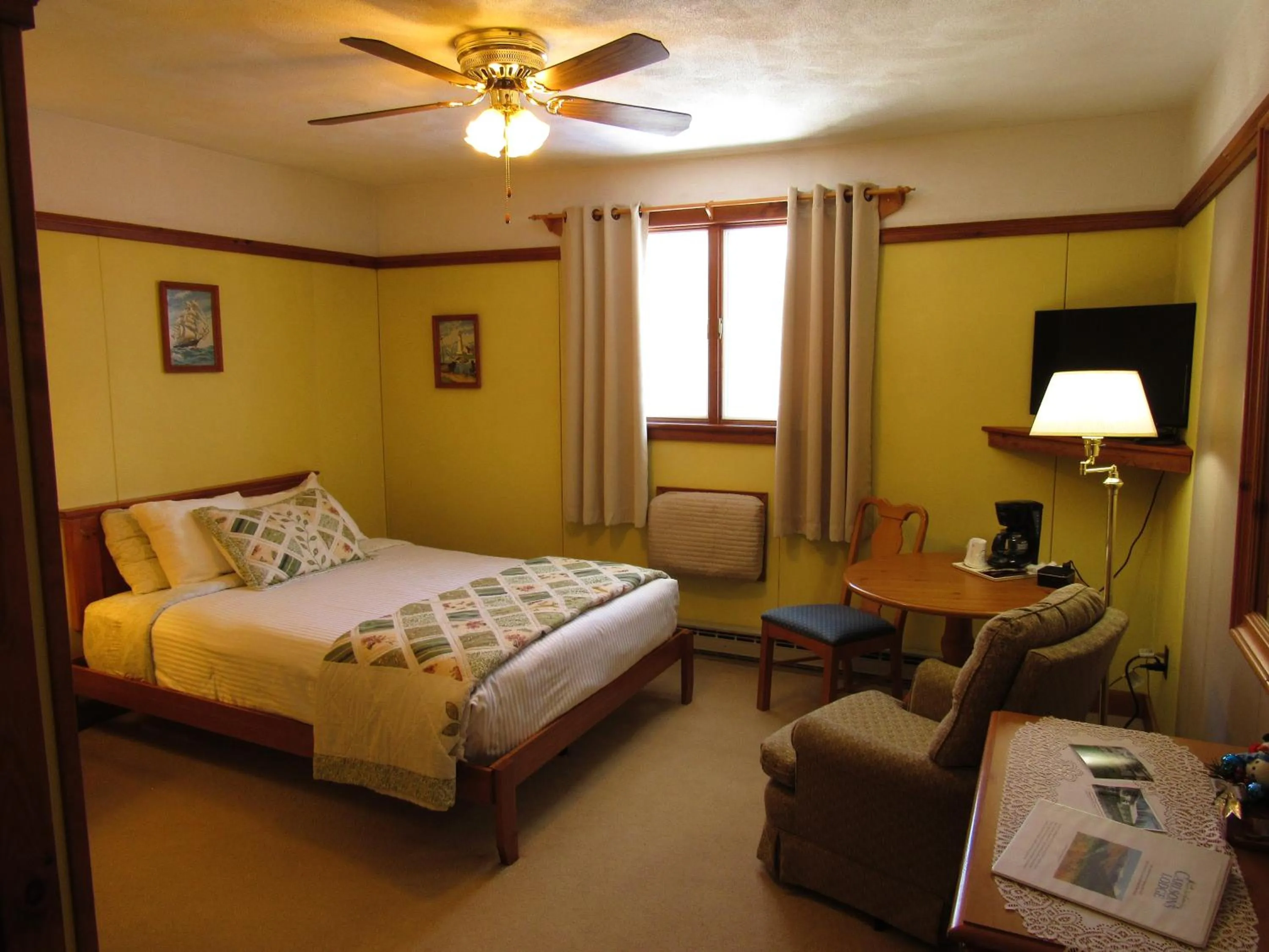 Bed in Carlson's Lodge