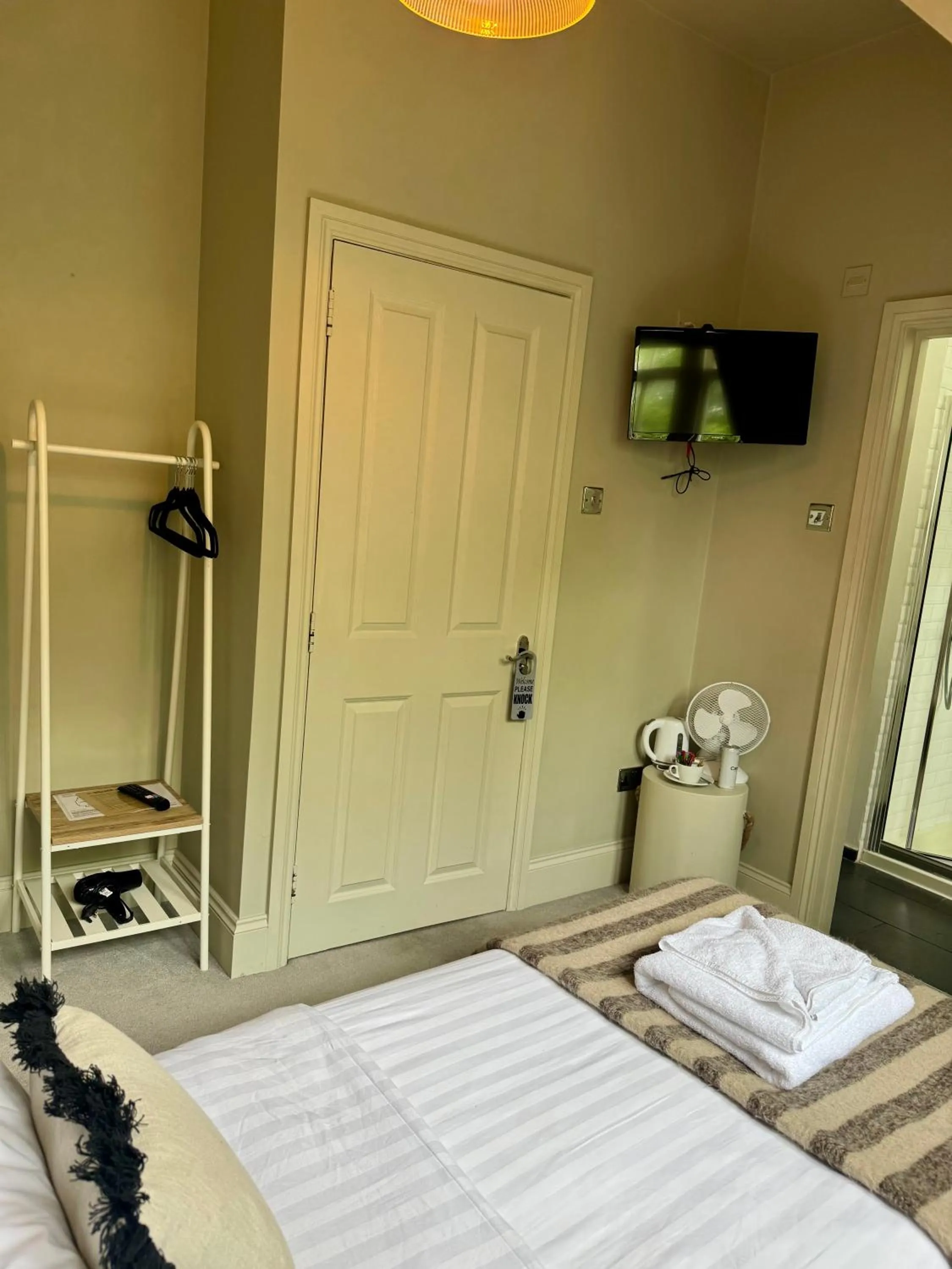 Bedroom, Bed in The William