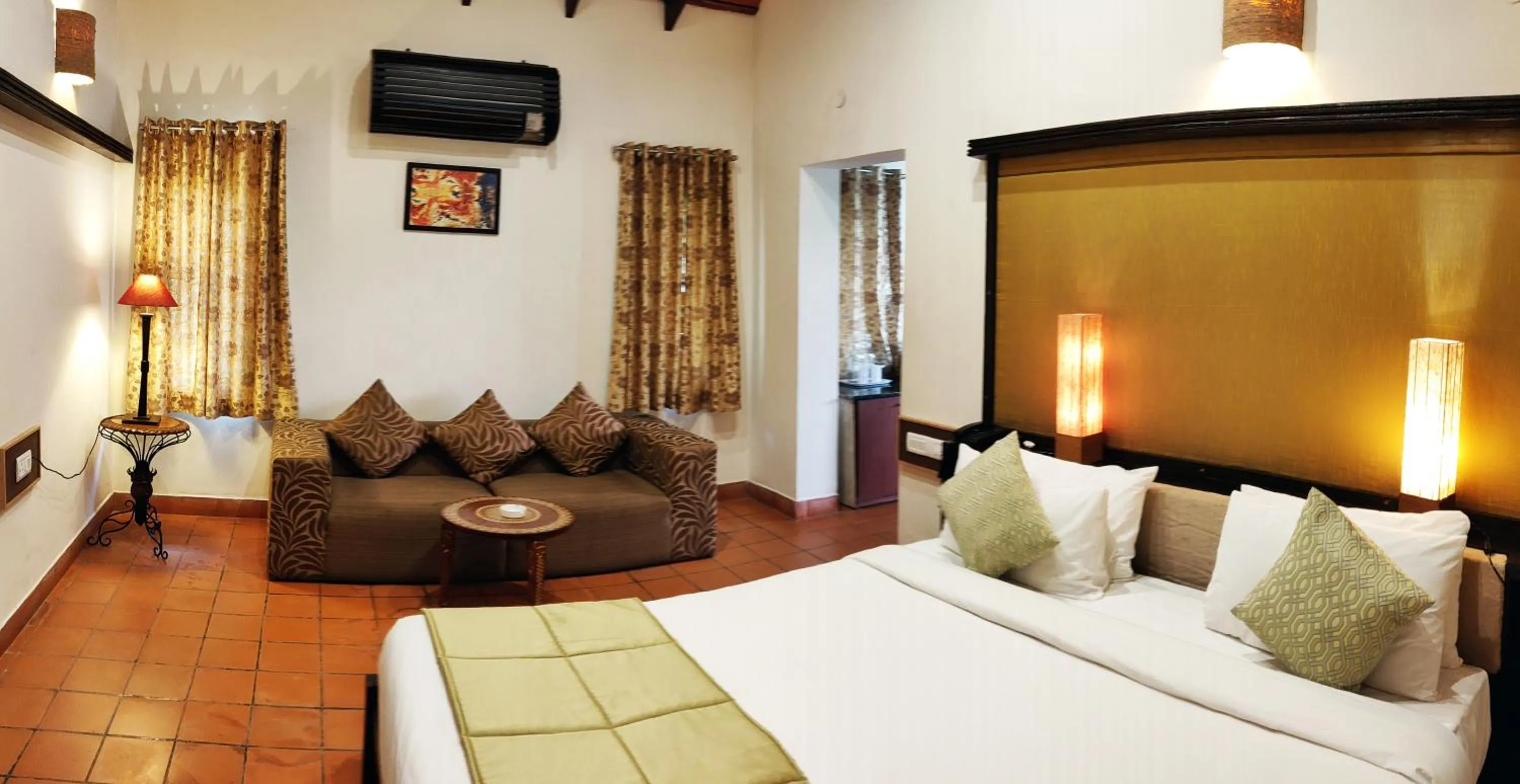 Photo of the whole room, Bed in Kadkani River Resort Coorg