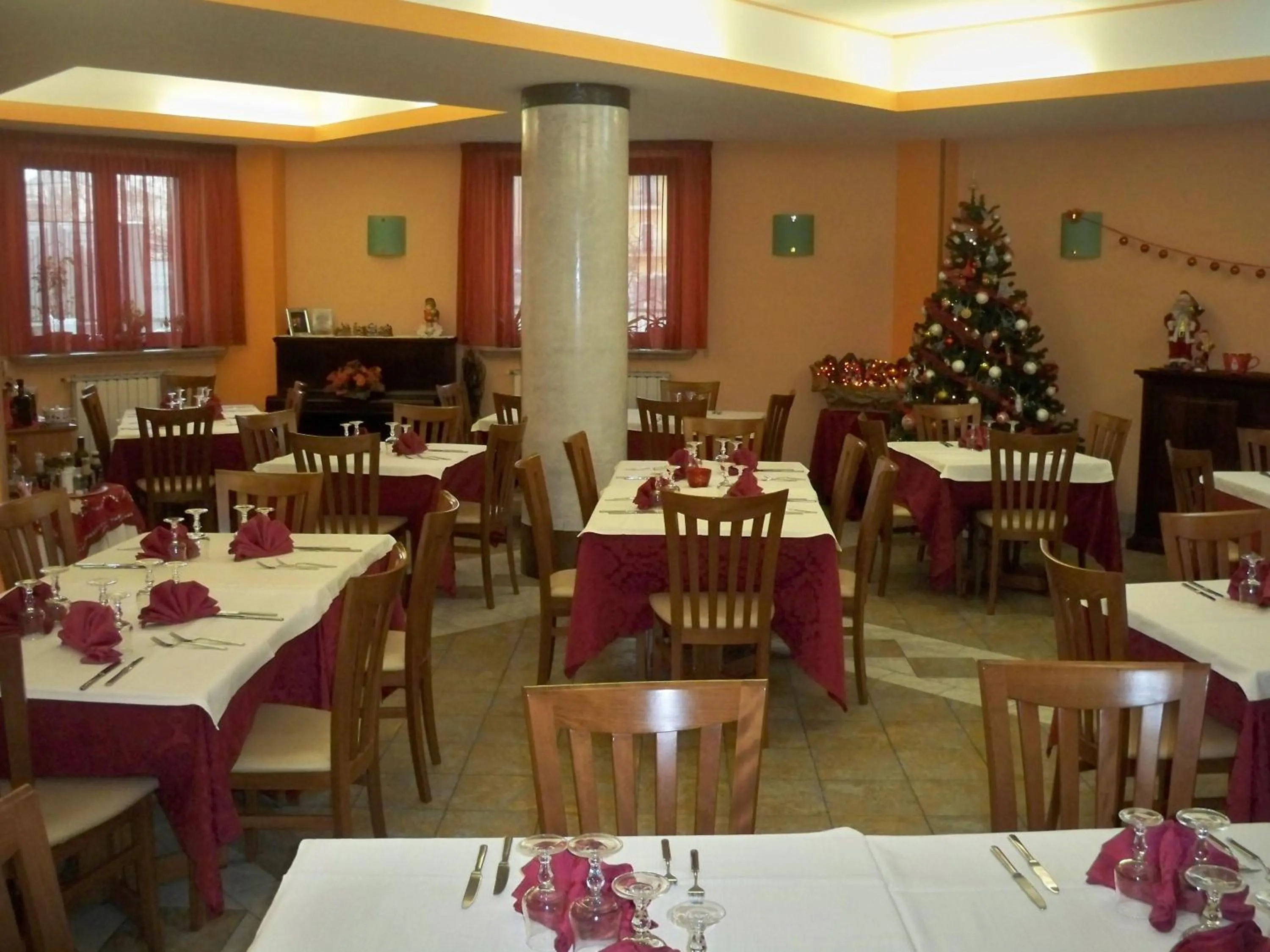 Restaurant/places to eat in Albergo Corradetti