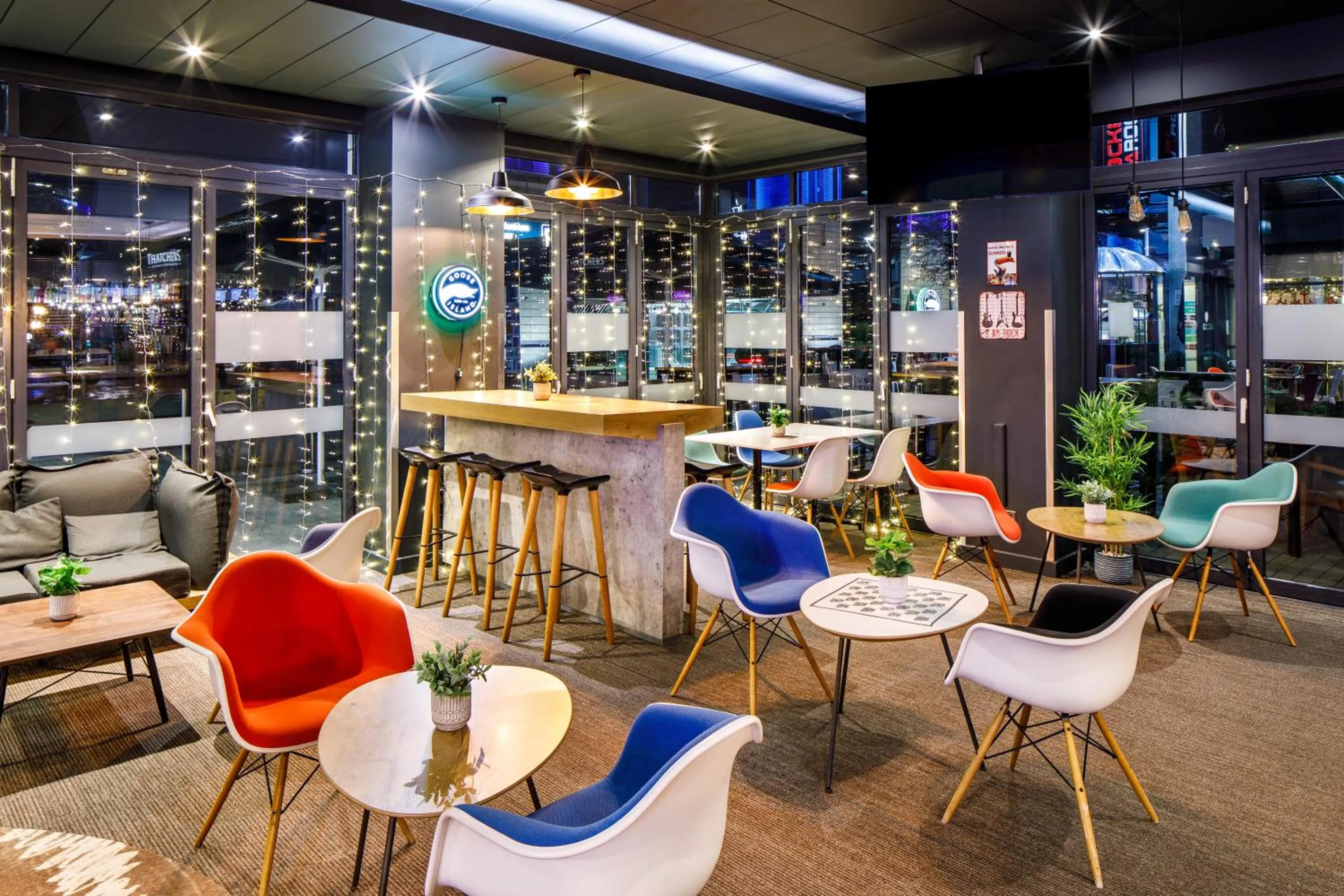 Lobby or reception in ibis Bristol Centre