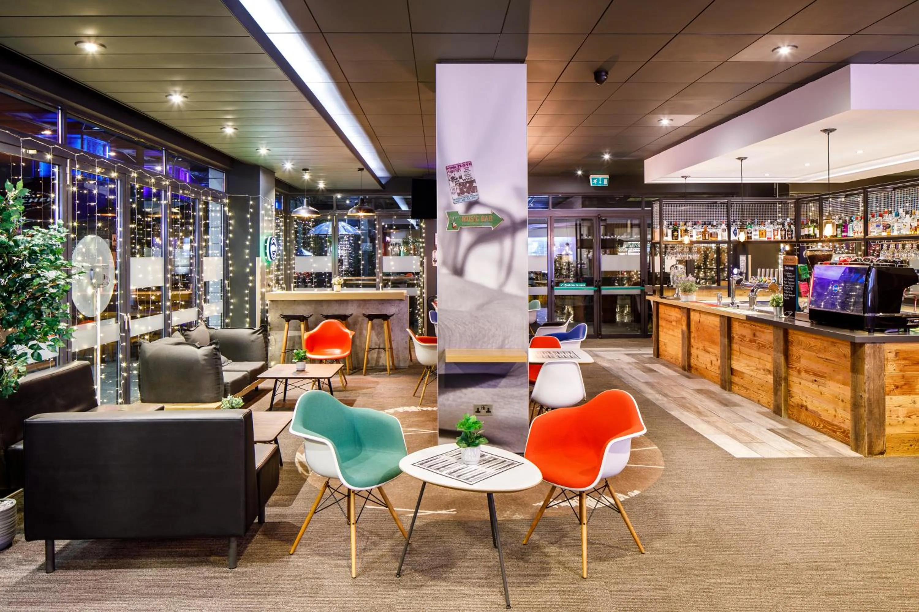 Lobby or reception in ibis Bristol Centre