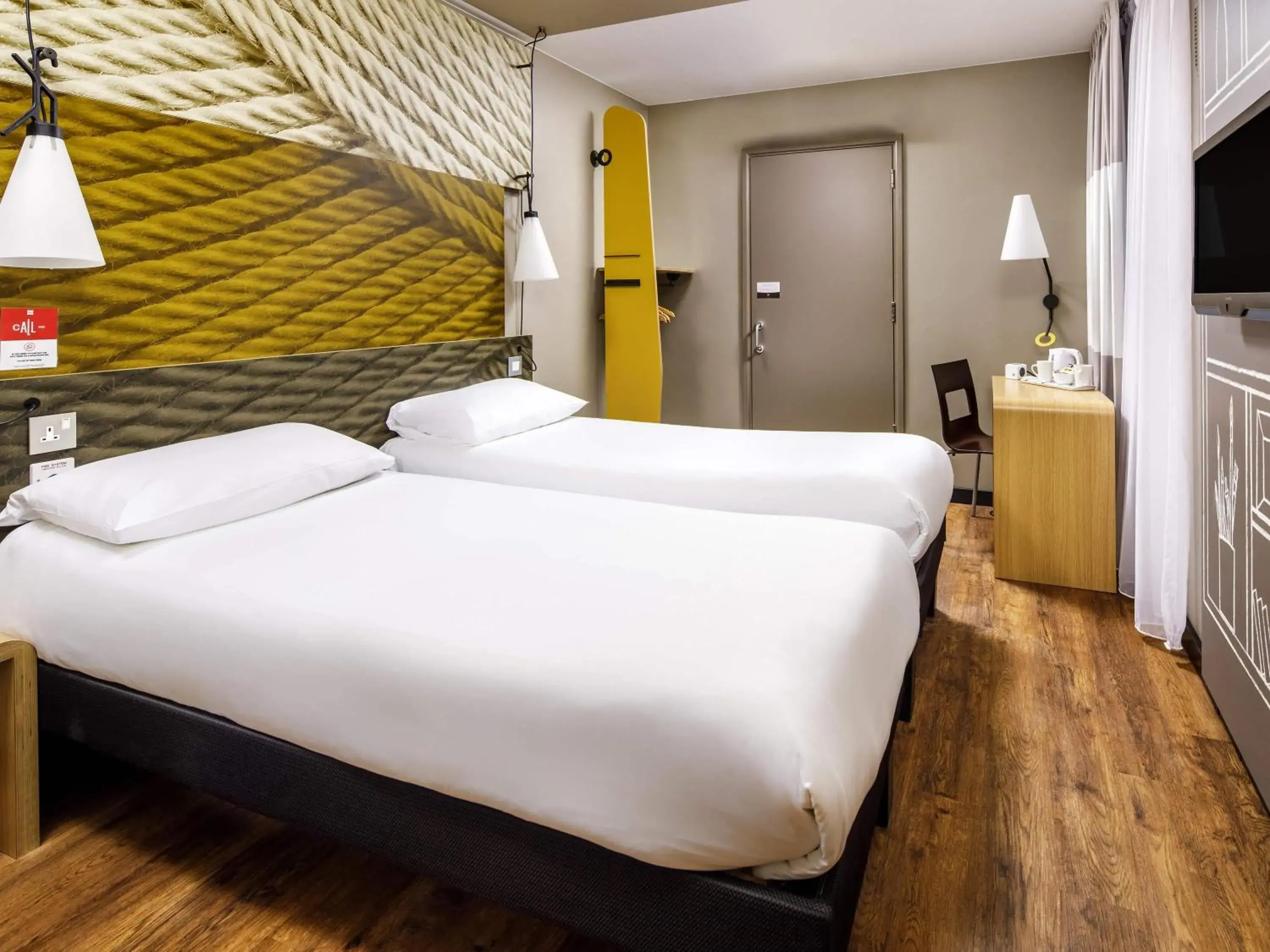 Bedroom, Bed in ibis Bristol Centre Bedroom, Bed in ibis Bristol Centre