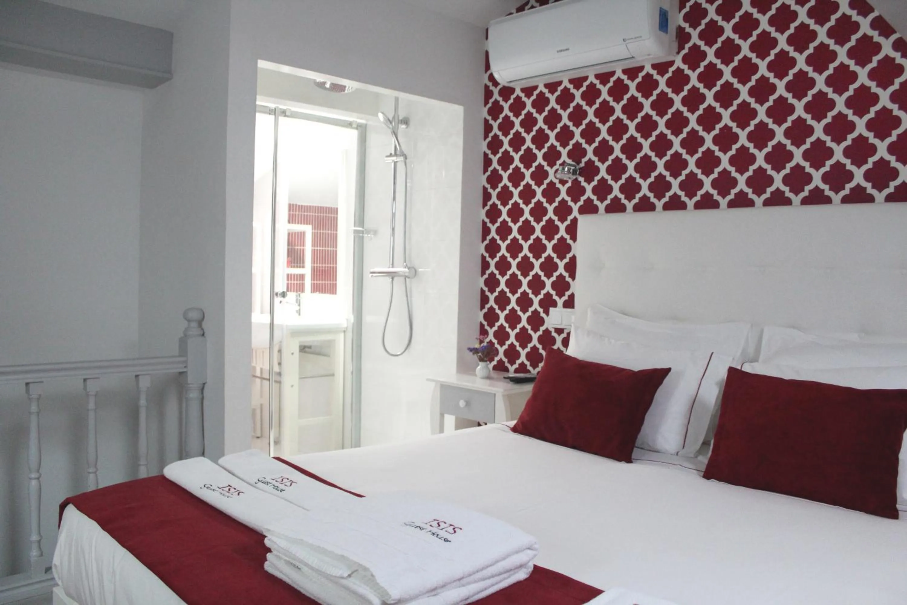 Bed in ÍSIS Guest House
