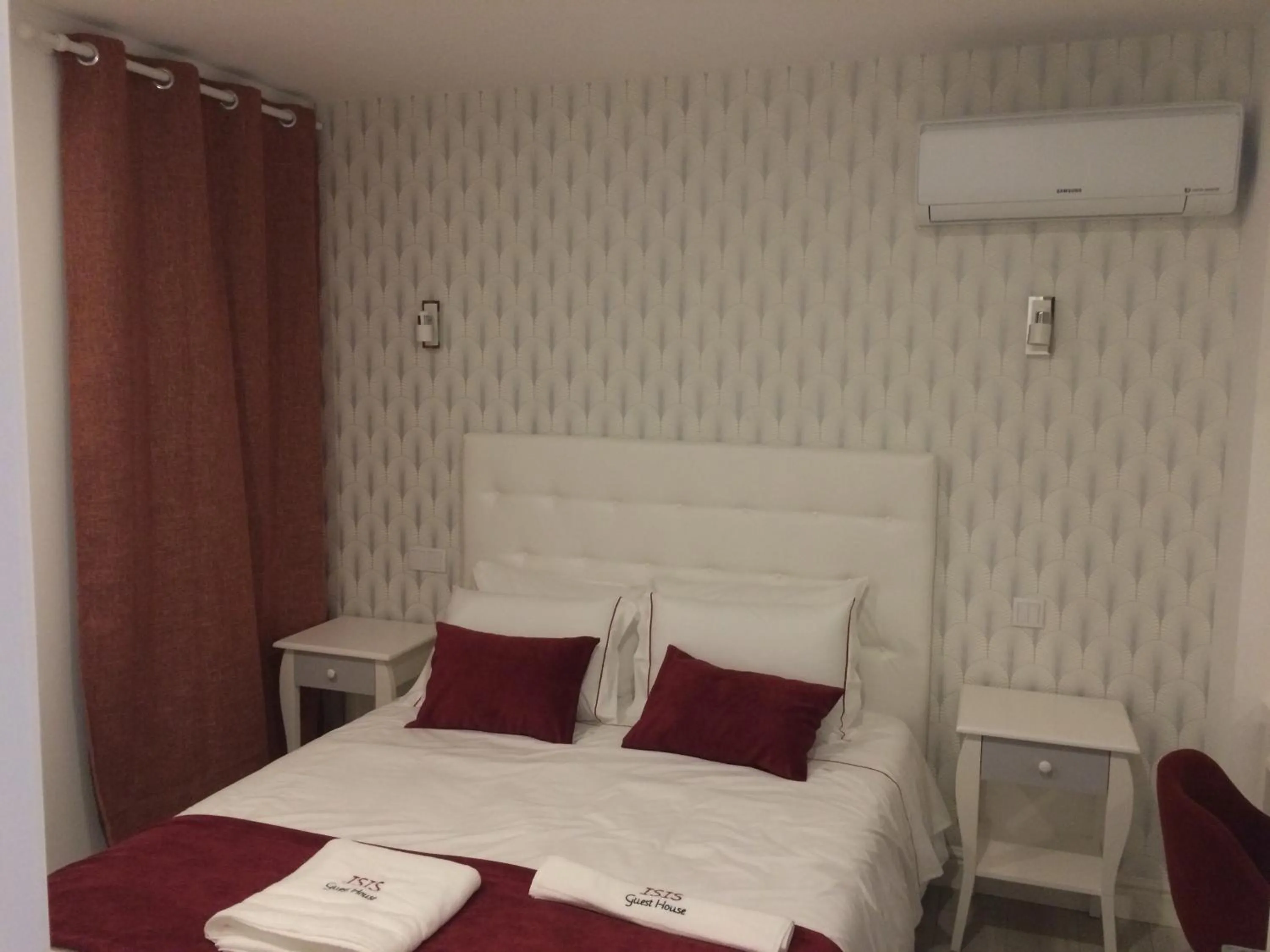 Bed in ÍSIS Guest House