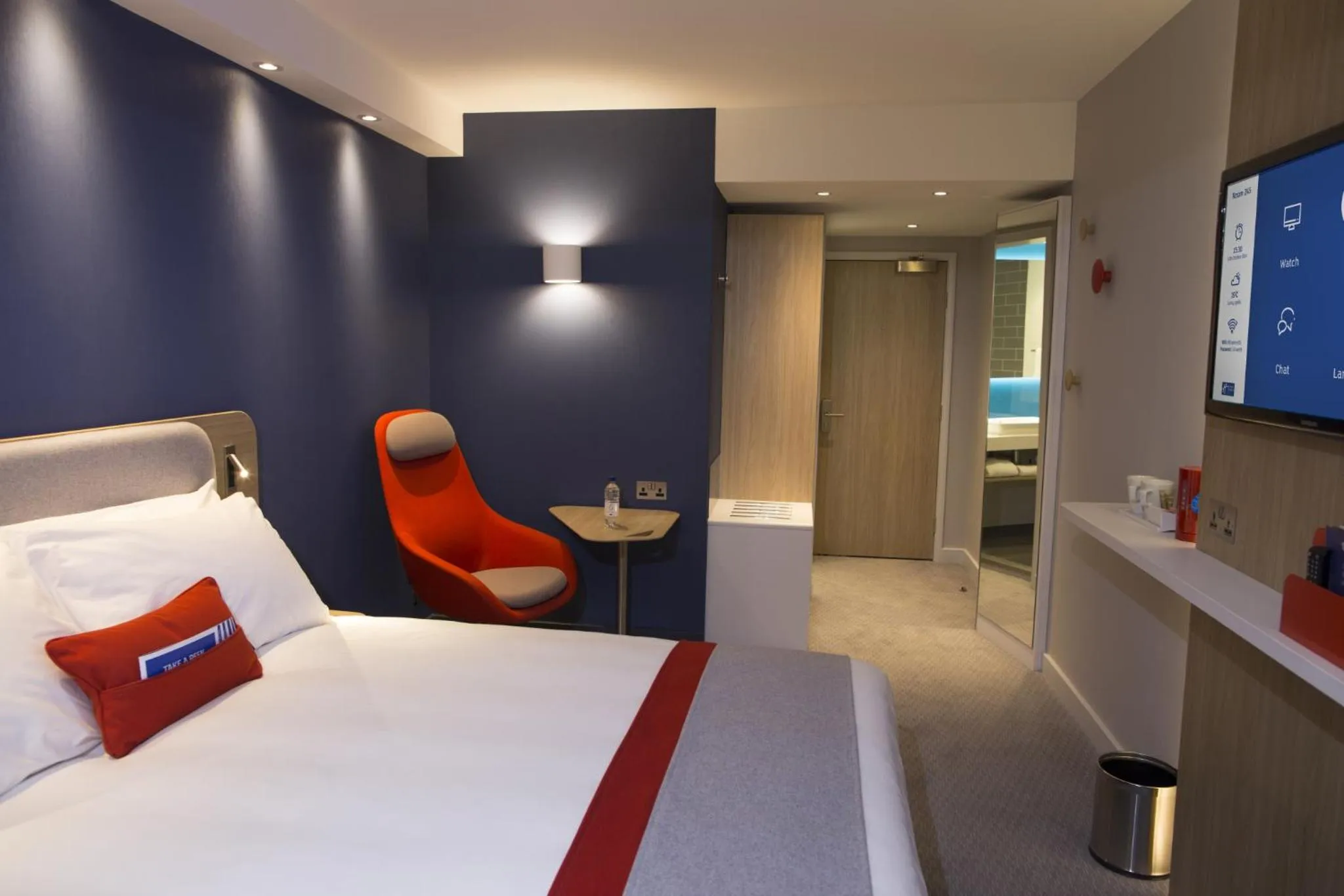 Bedroom, Bed in Holiday Inn Express Windsor by IHG