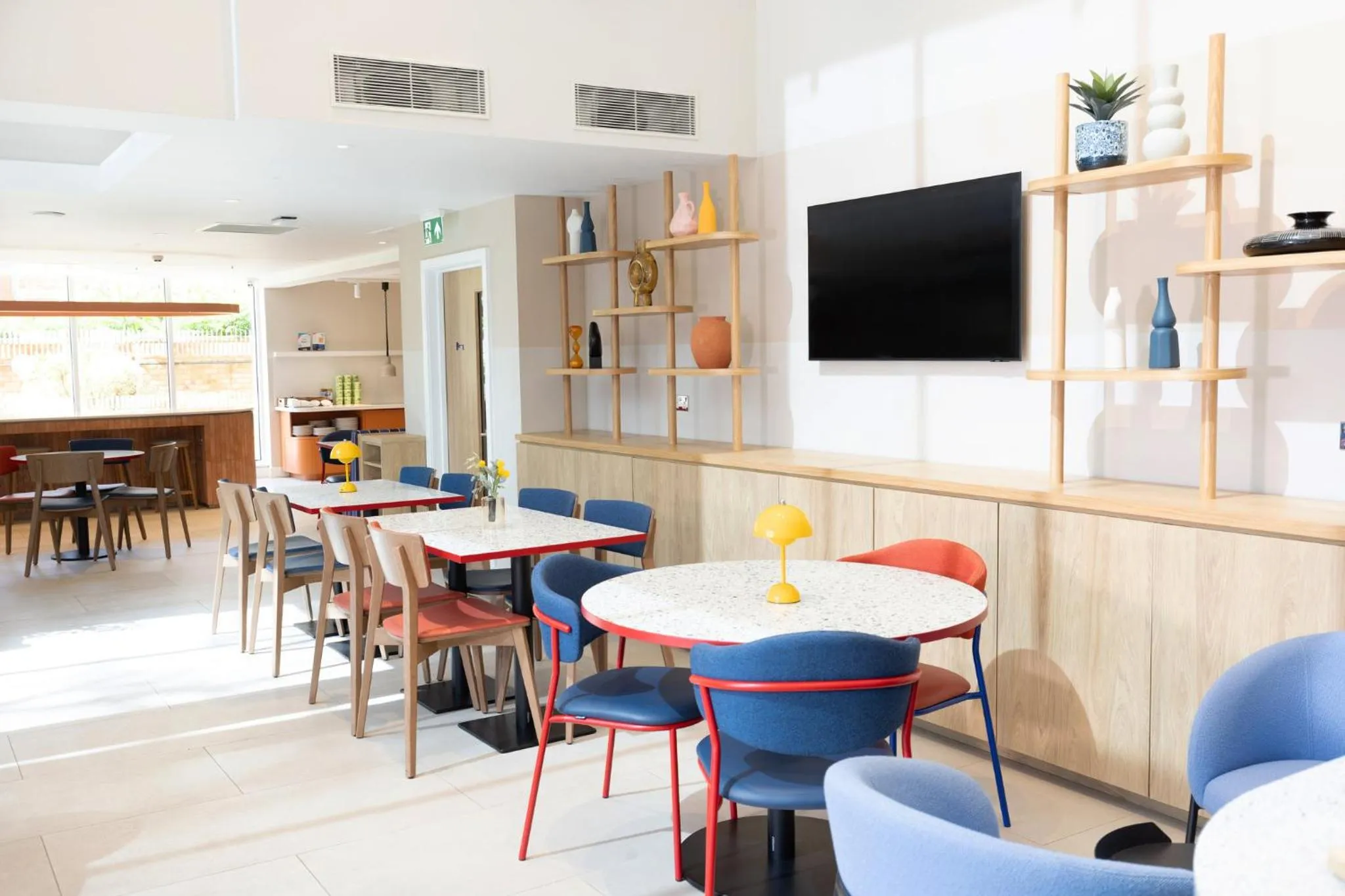 Restaurant/places to eat in Holiday Inn Express Windsor by IHG