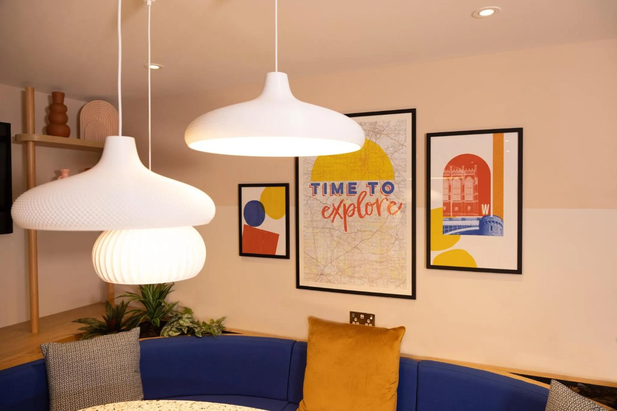 Lobby or reception in Holiday Inn Express Windsor by IHG