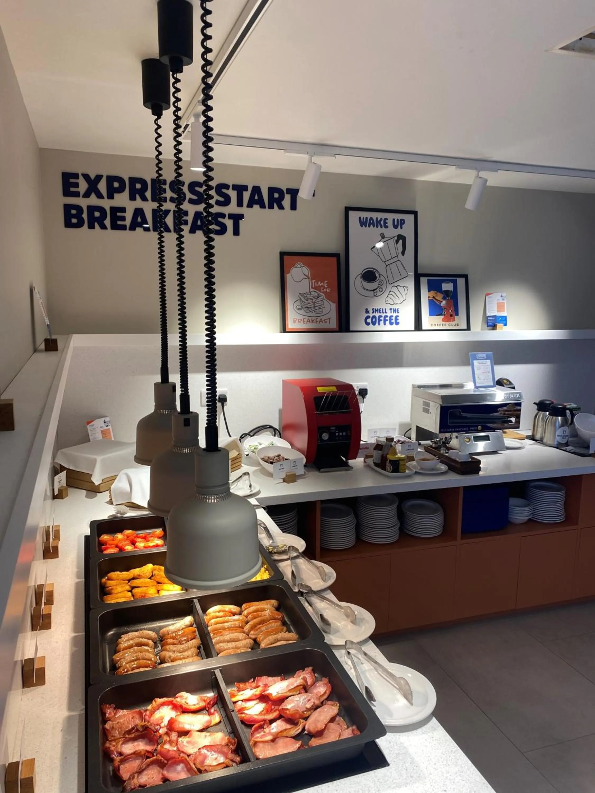 Breakfast in Holiday Inn Express Windsor by IHG
