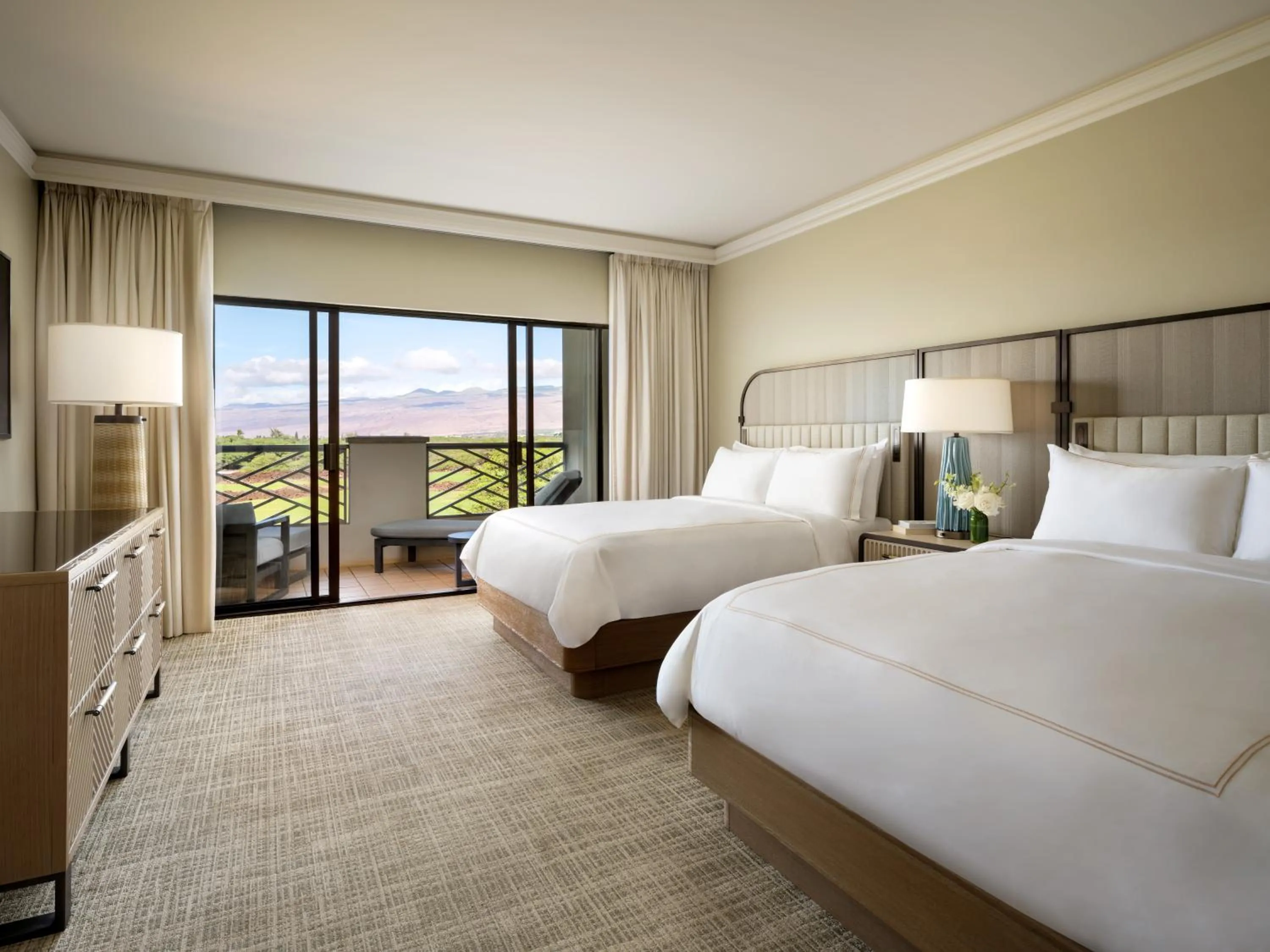 Property building, Bed in Fairmont Orchid Gold Experience