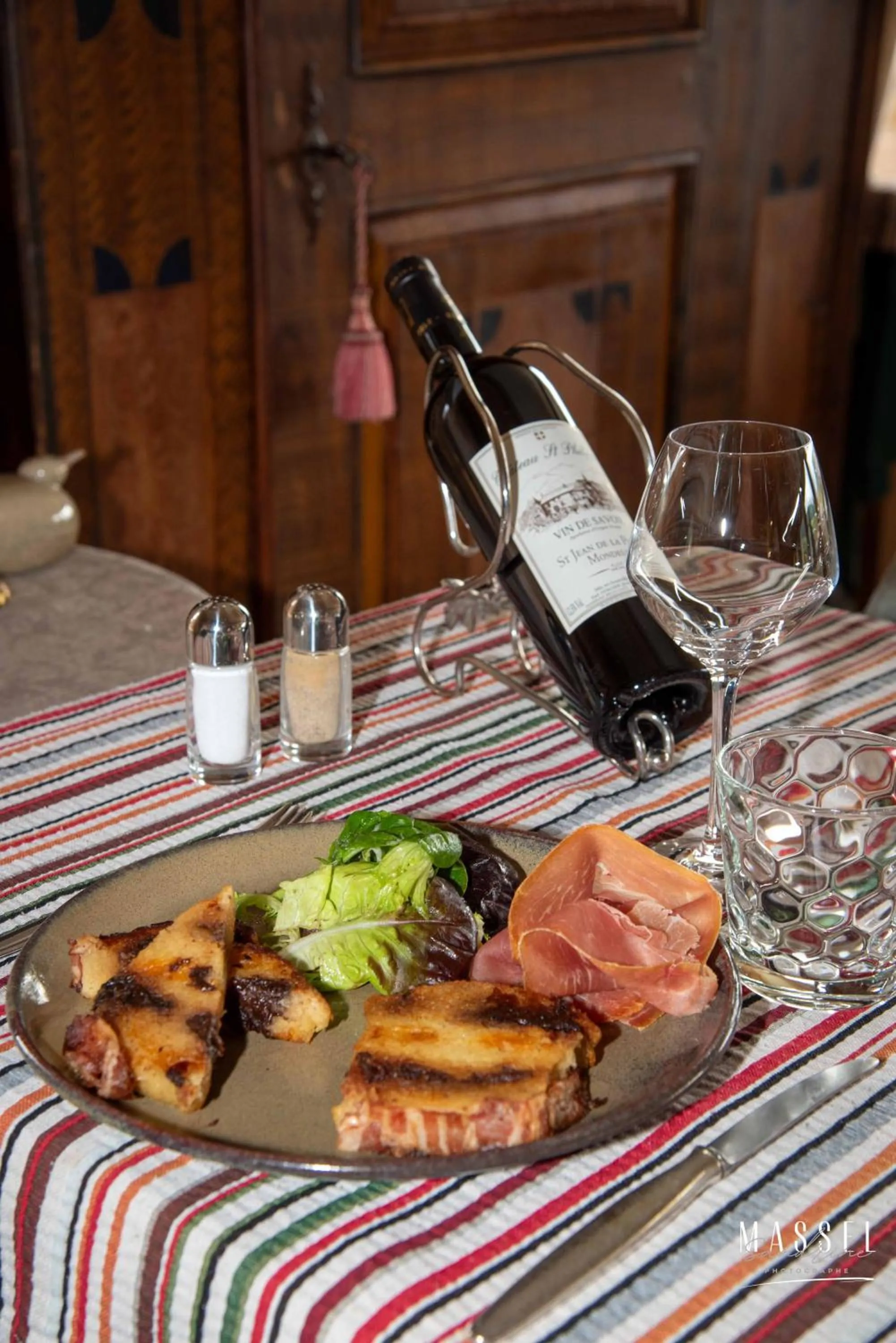 Restaurant/places to eat in Le Chamois d'Or