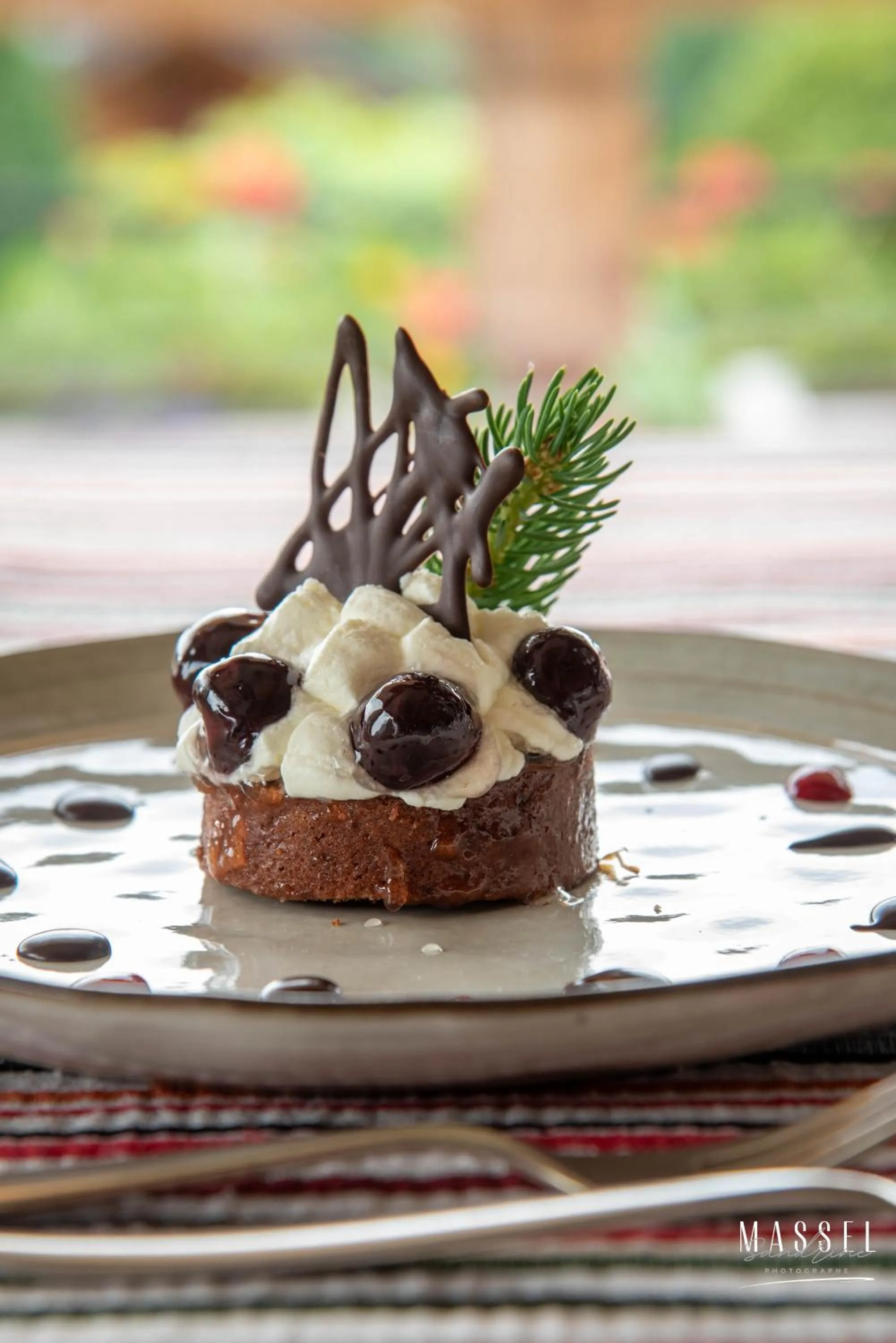 Restaurant/places to eat in Le Chamois d'Or