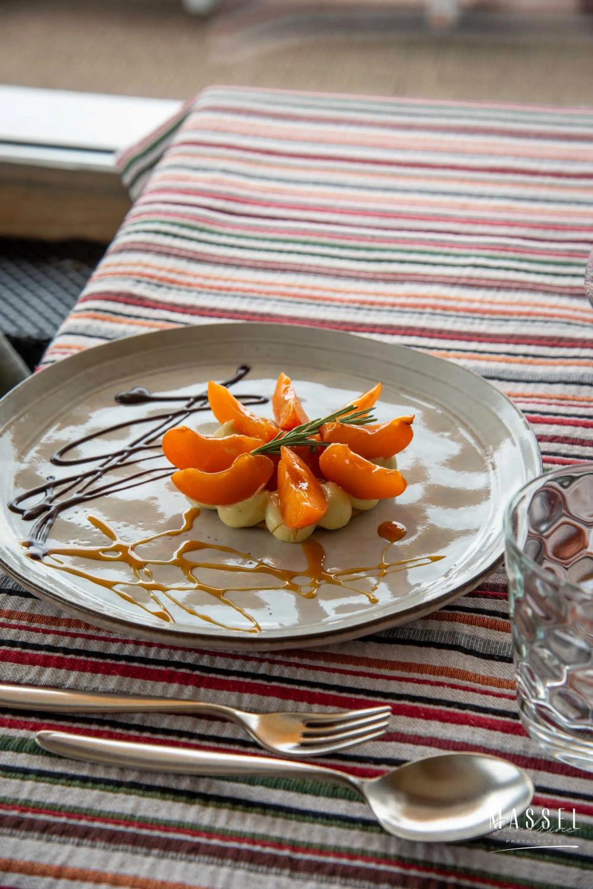 Restaurant/places to eat in Le Chamois d'Or