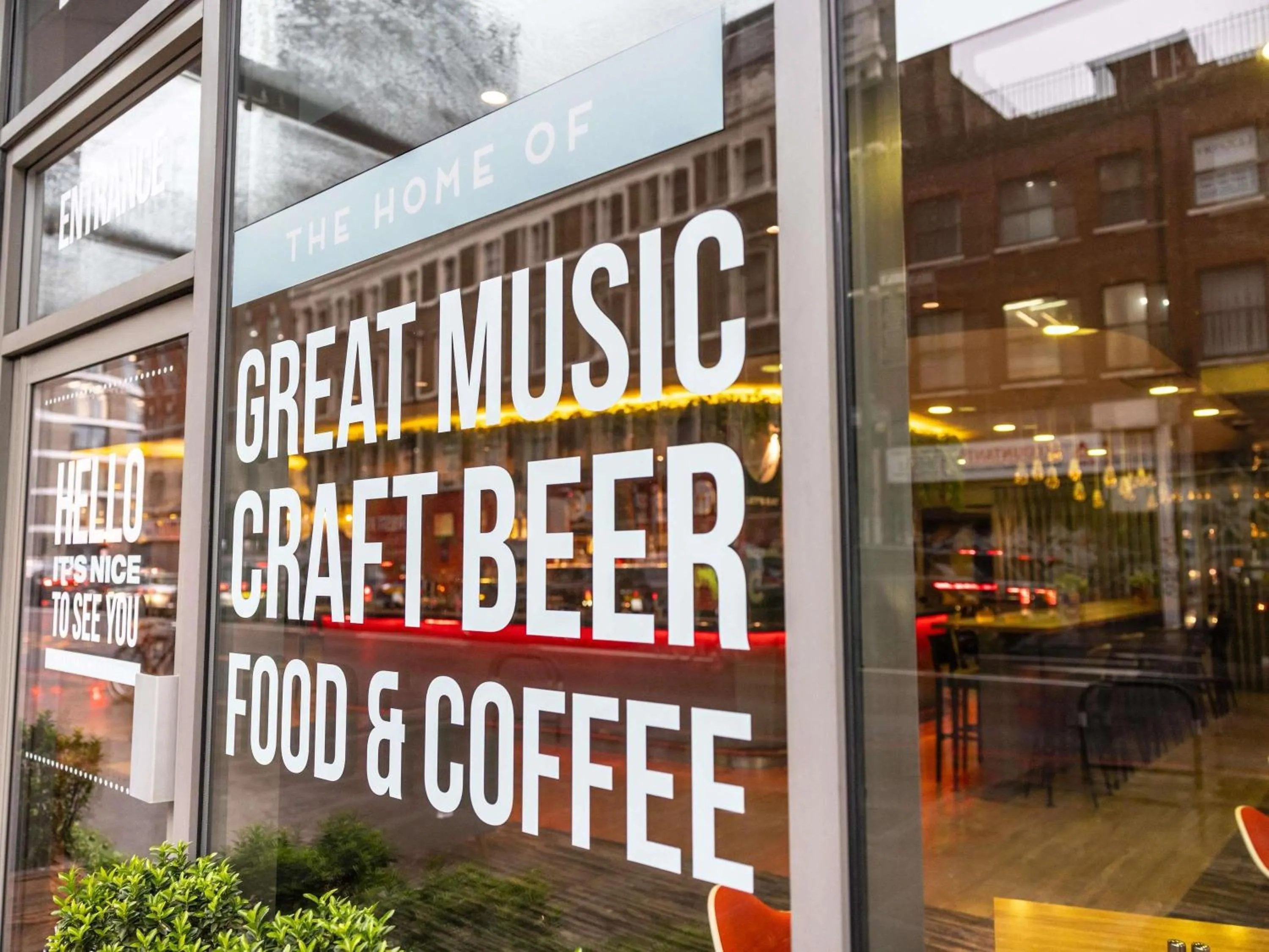 Lounge or bar in ibis London City - Shoreditch