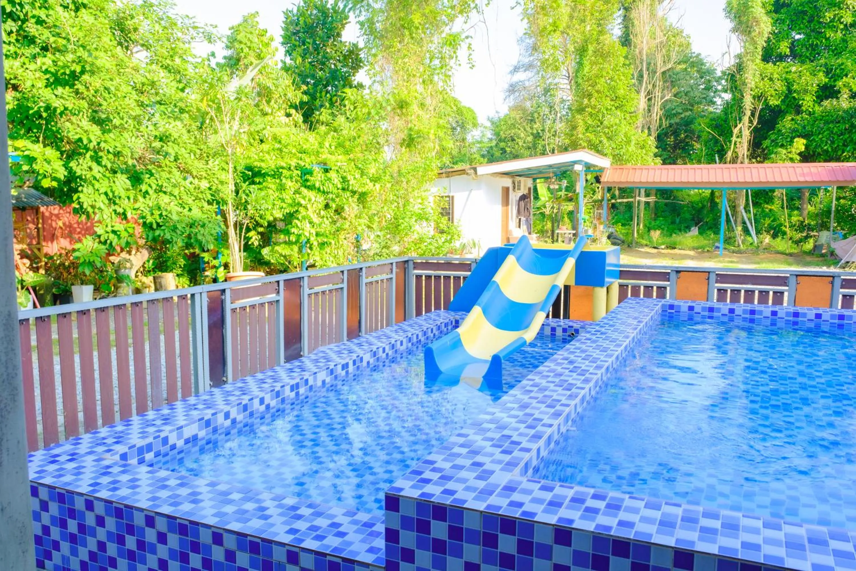 Swimming pool in Citra Kadok Hotel & Banquet Hall