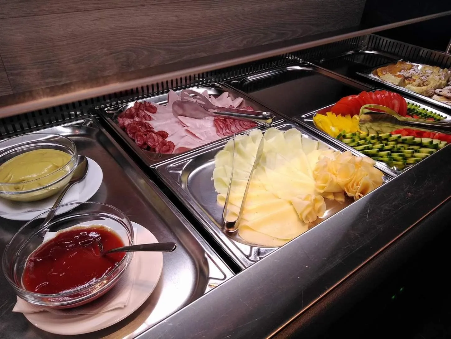 Buffet breakfast in Buly Aréna