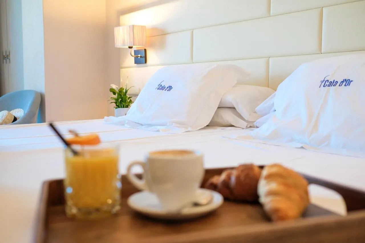 Bed in Hotel Cala Dor - Adults Only