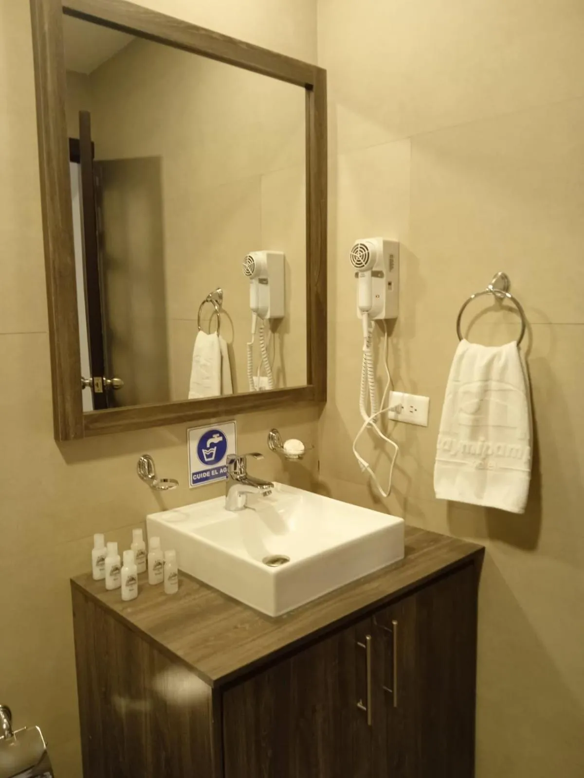 Bathroom in Hotel Raymipampa