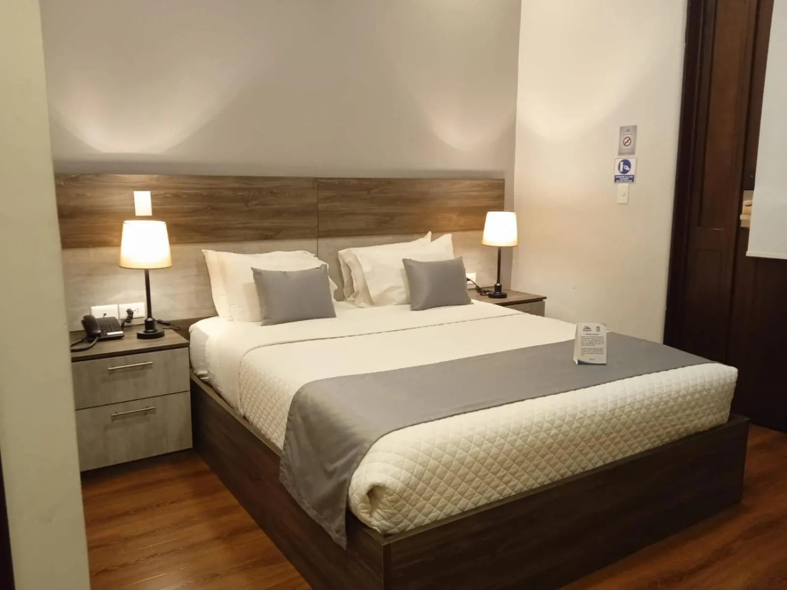 Bedroom, Bed in Hotel Raymipampa