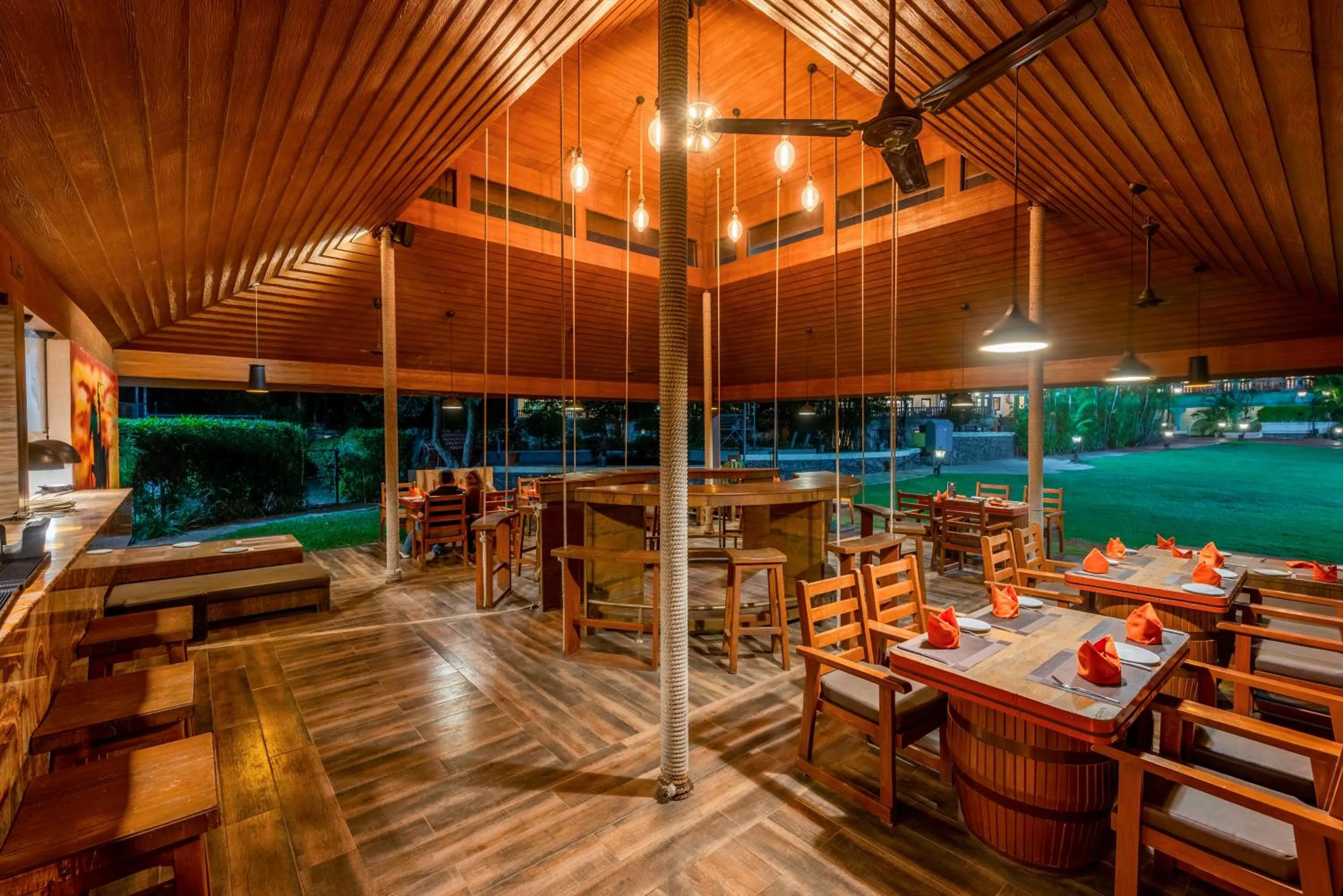 Lounge or bar in The Lagoona Resort