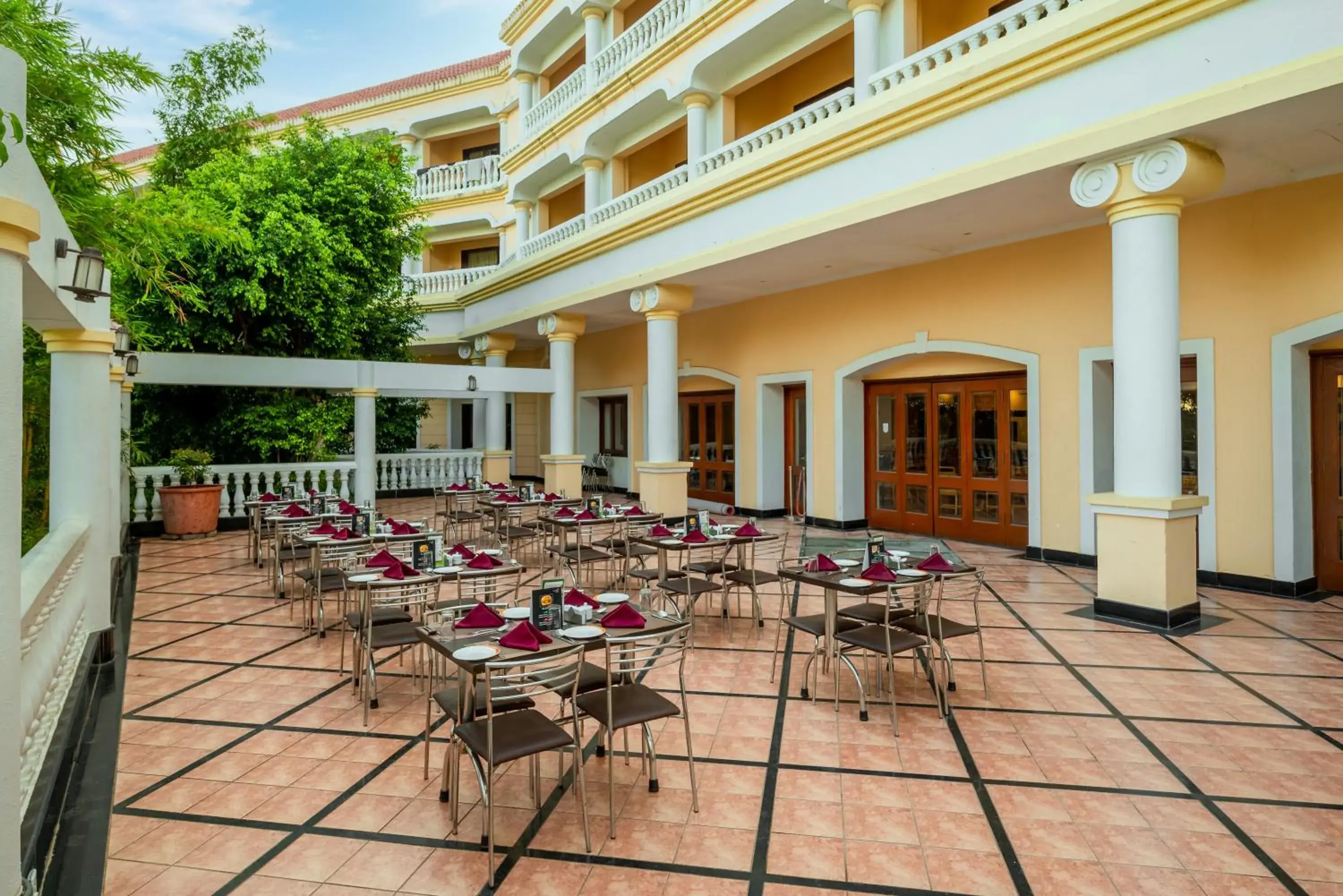 Restaurant/places to eat in The Lagoona Resort Restaurant/places to eat in The Lagoona Resort