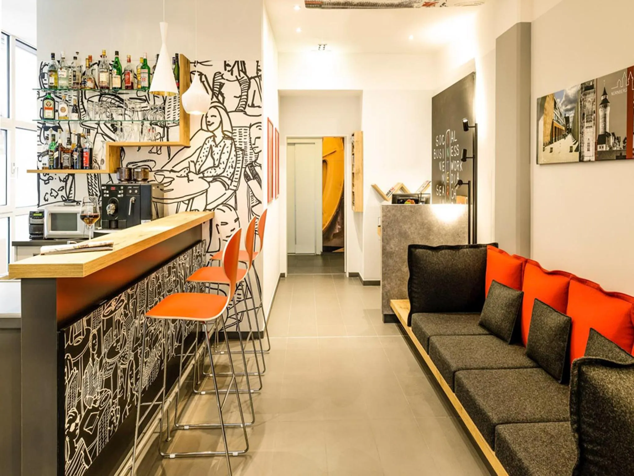 Lounge or bar in ibis Hotel Nürnberg Altstadt