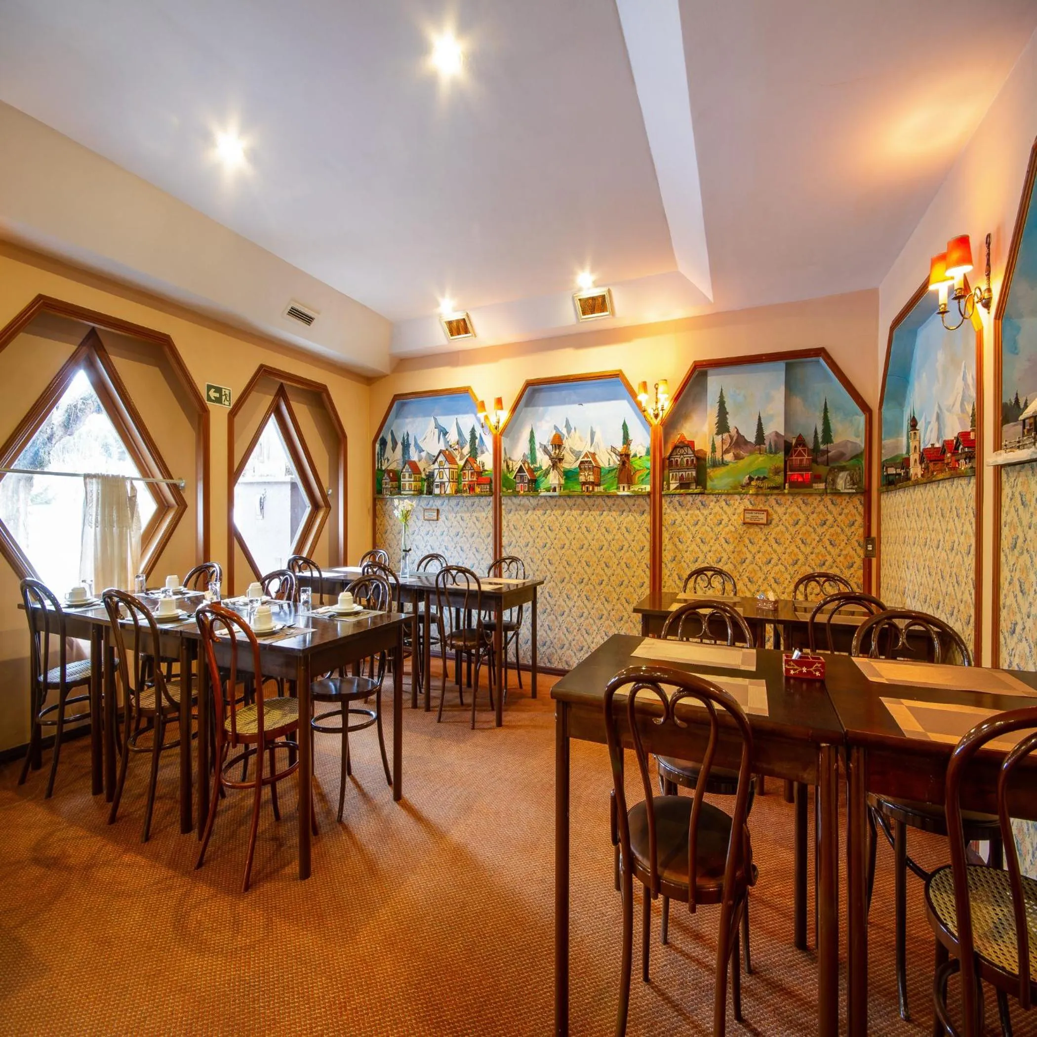 Restaurant/places to eat in Hotel Chateau