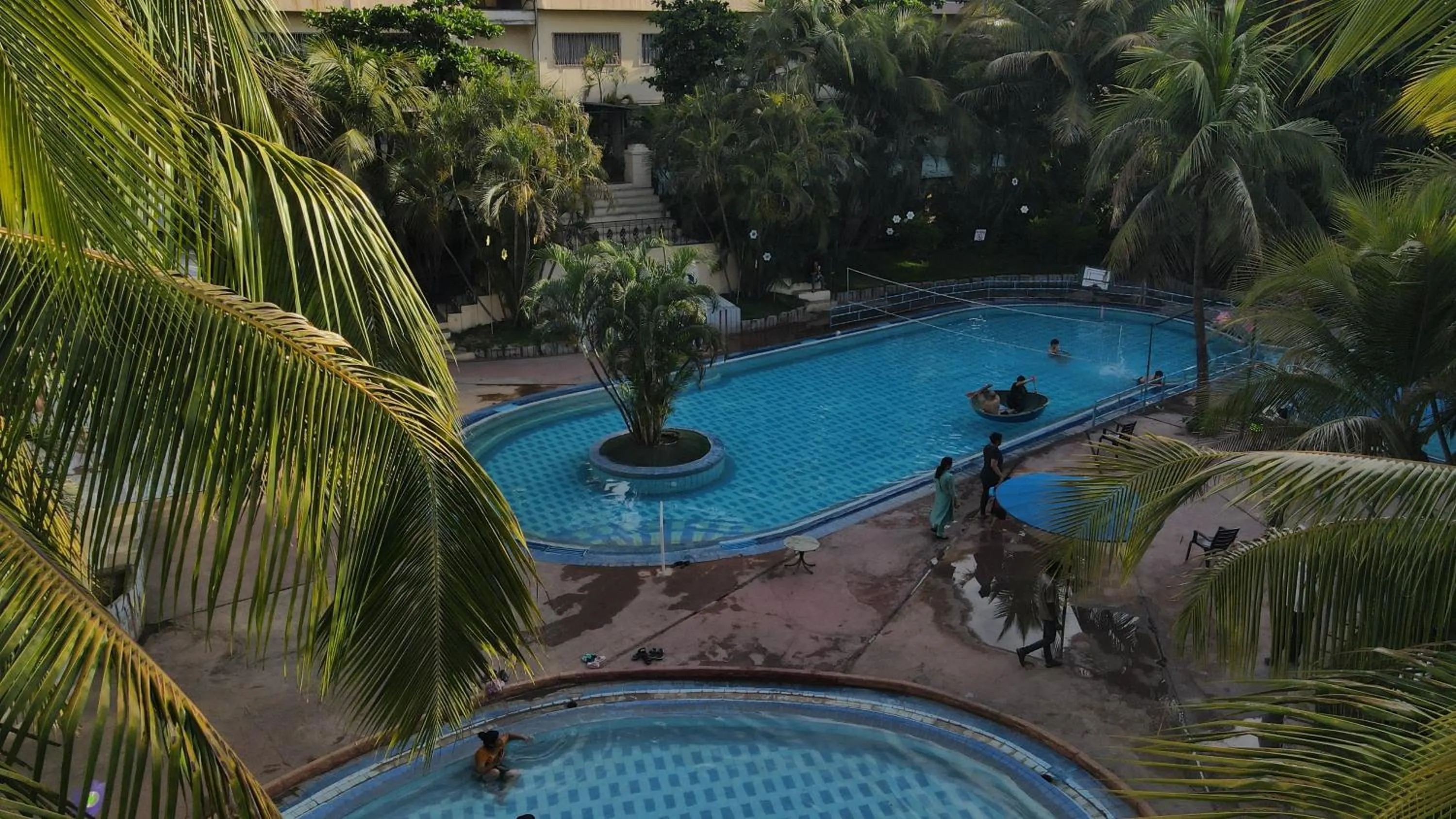 Swimming pool in Hotel Sai leela - Shirdi
