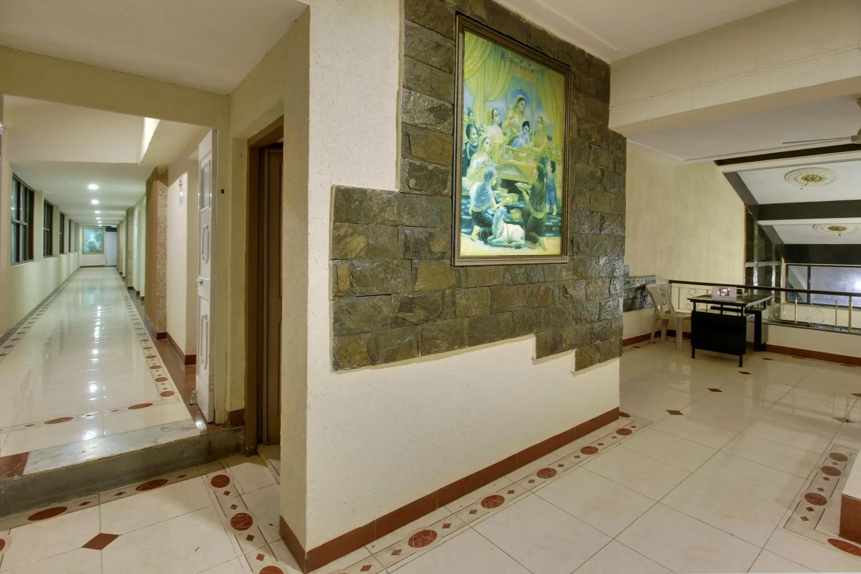 Facade/entrance in Hotel Sai leela - Shirdi Facade/entrance in Hotel Sai leela - Shirdi