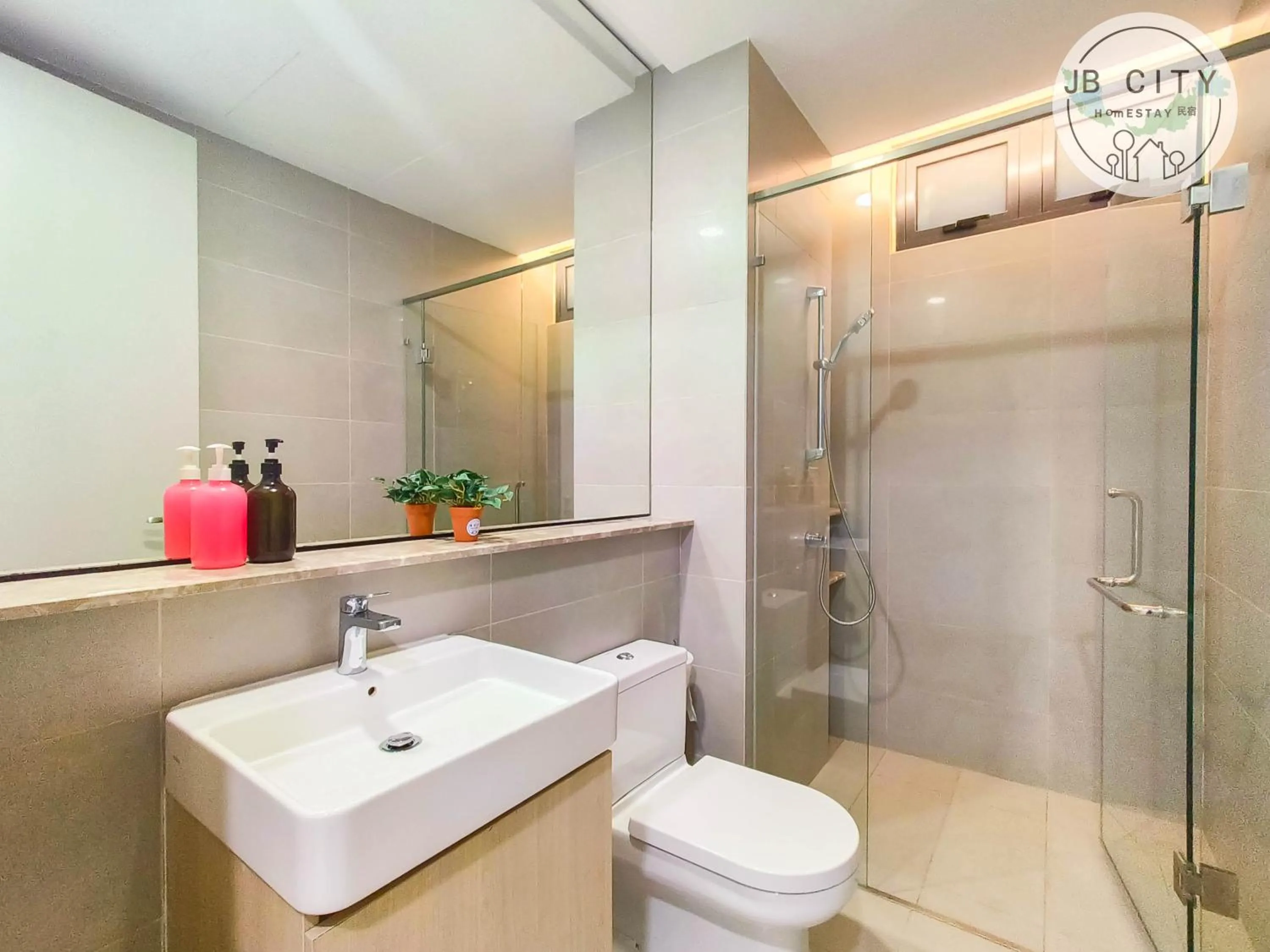 Shower in Grand Medini Suites by RR JBcity