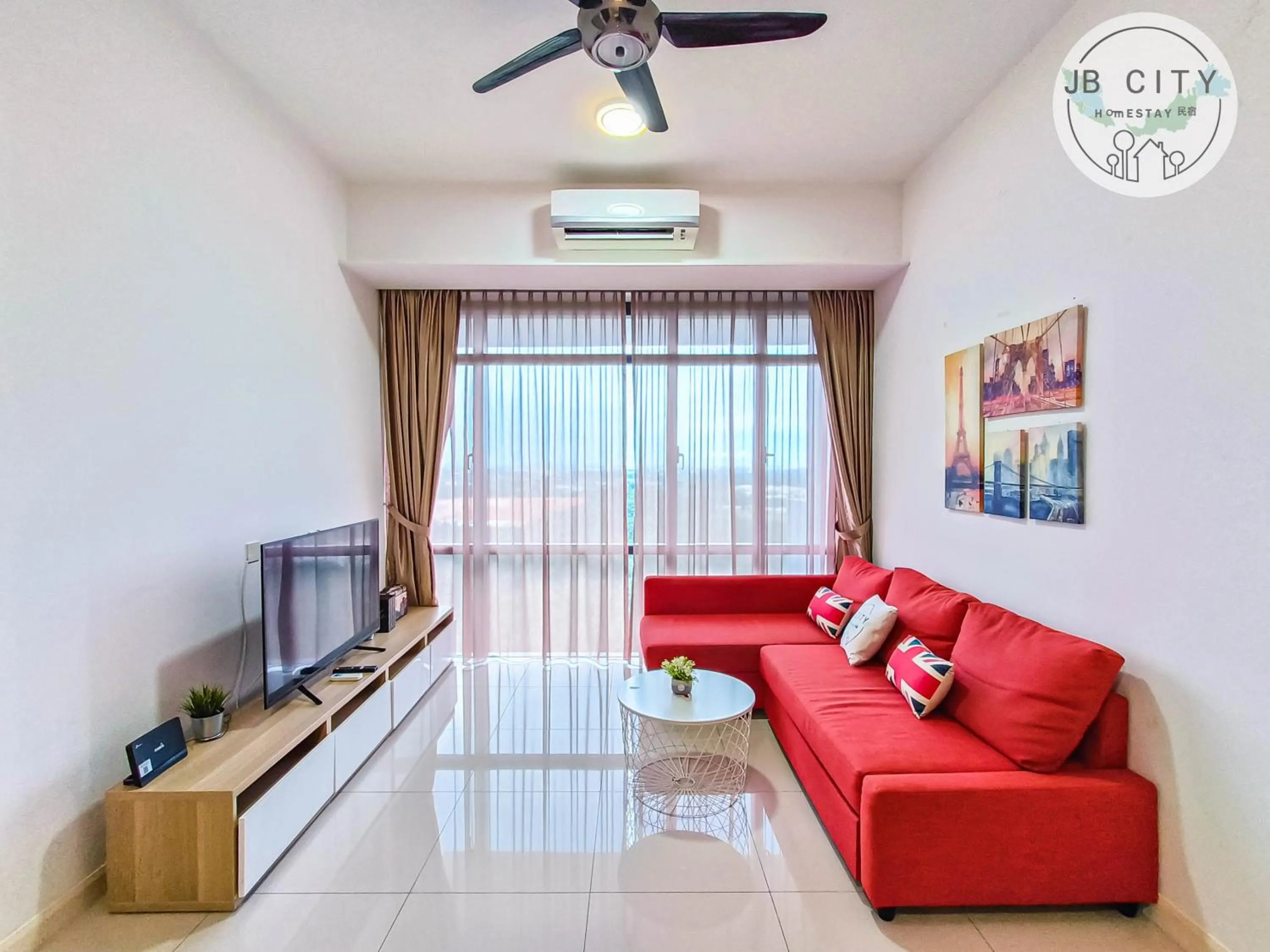 TV and multimedia in Grand Medini Suites by RR JBcity