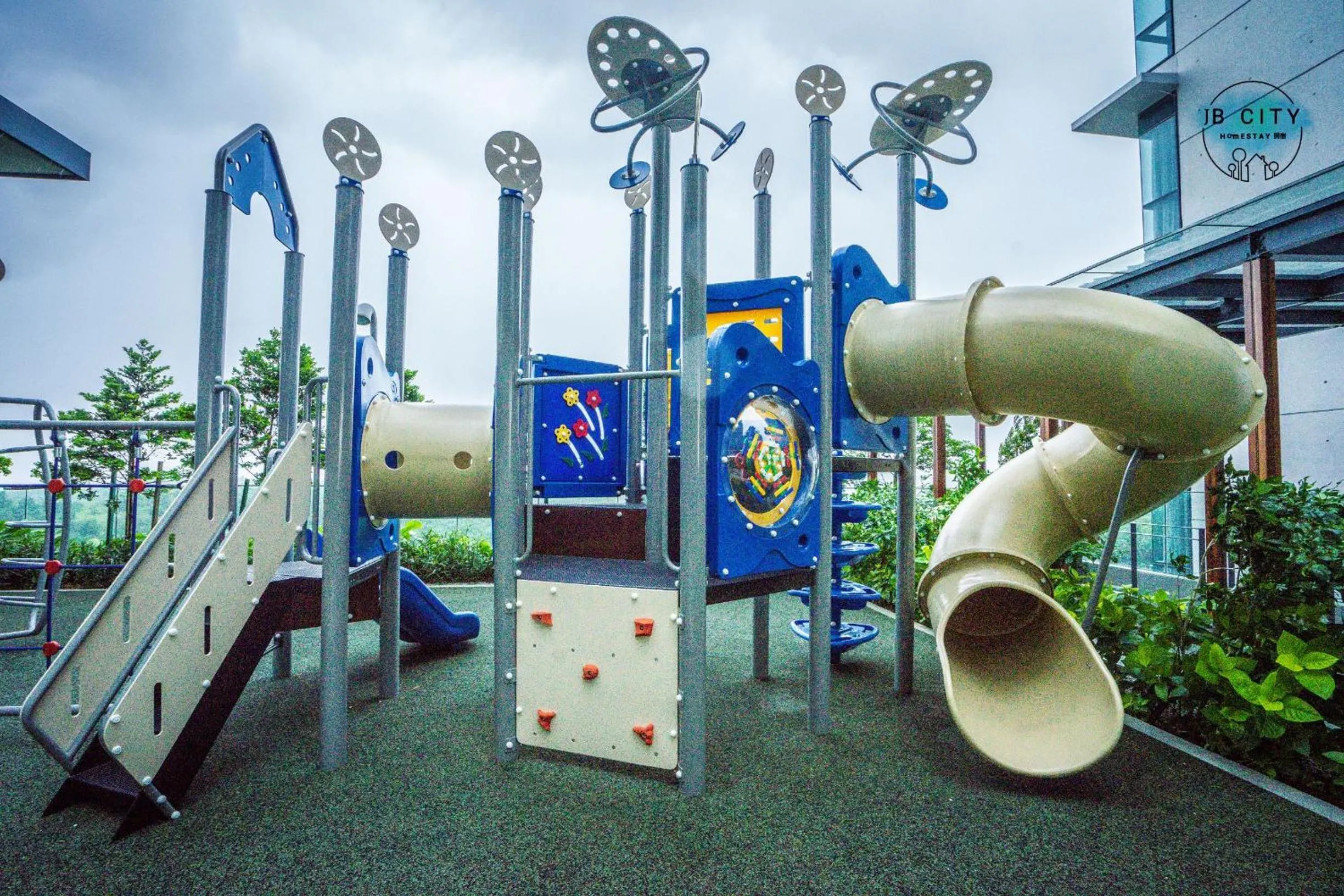 Children play ground in Grand Medini Suites by RR JBcity
