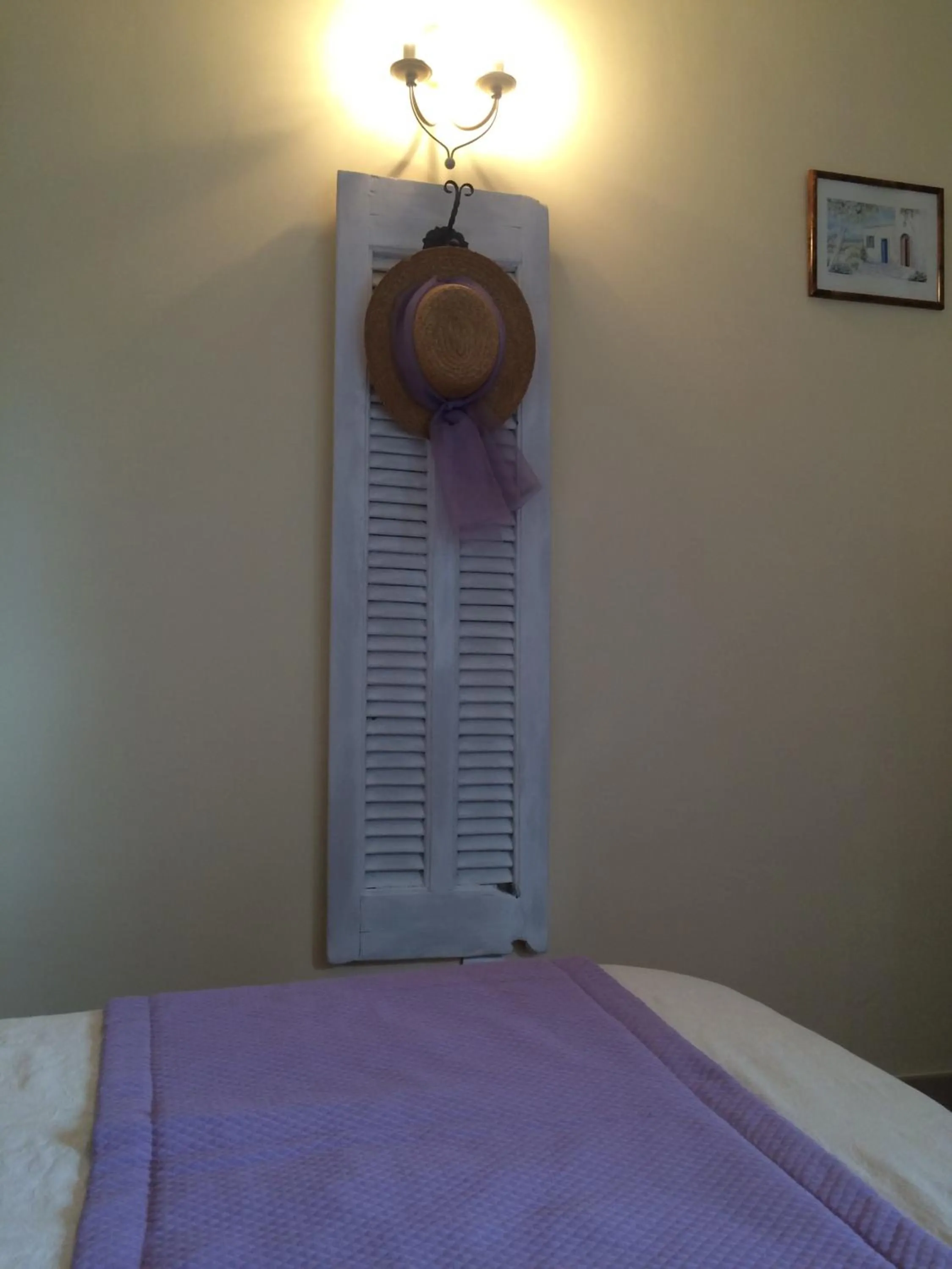 Decorative detail, Bed in l'Oustaou B&B Piscine & Spa