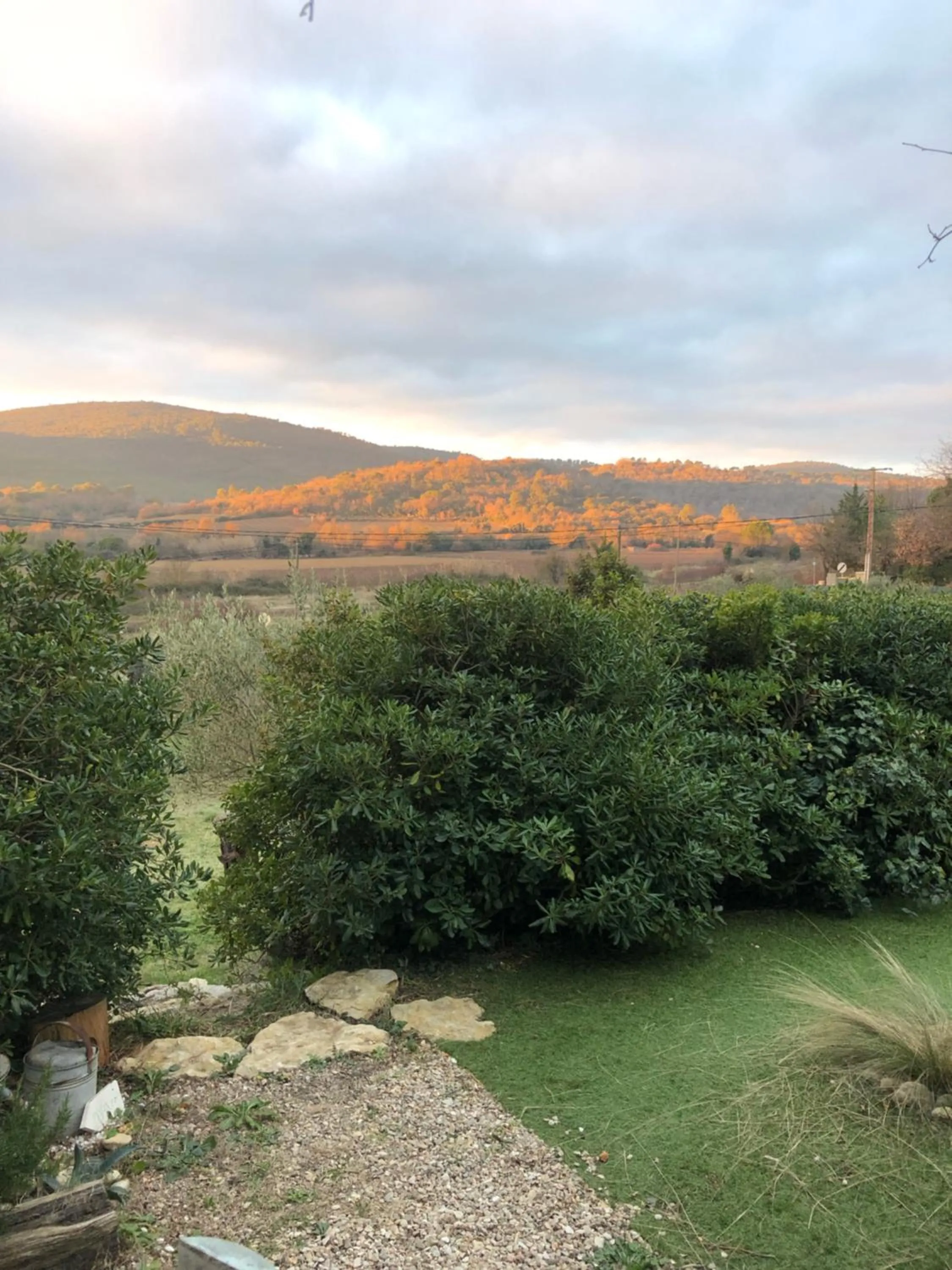 Natural landscape in l'Oustaou B&B Piscine & Spa