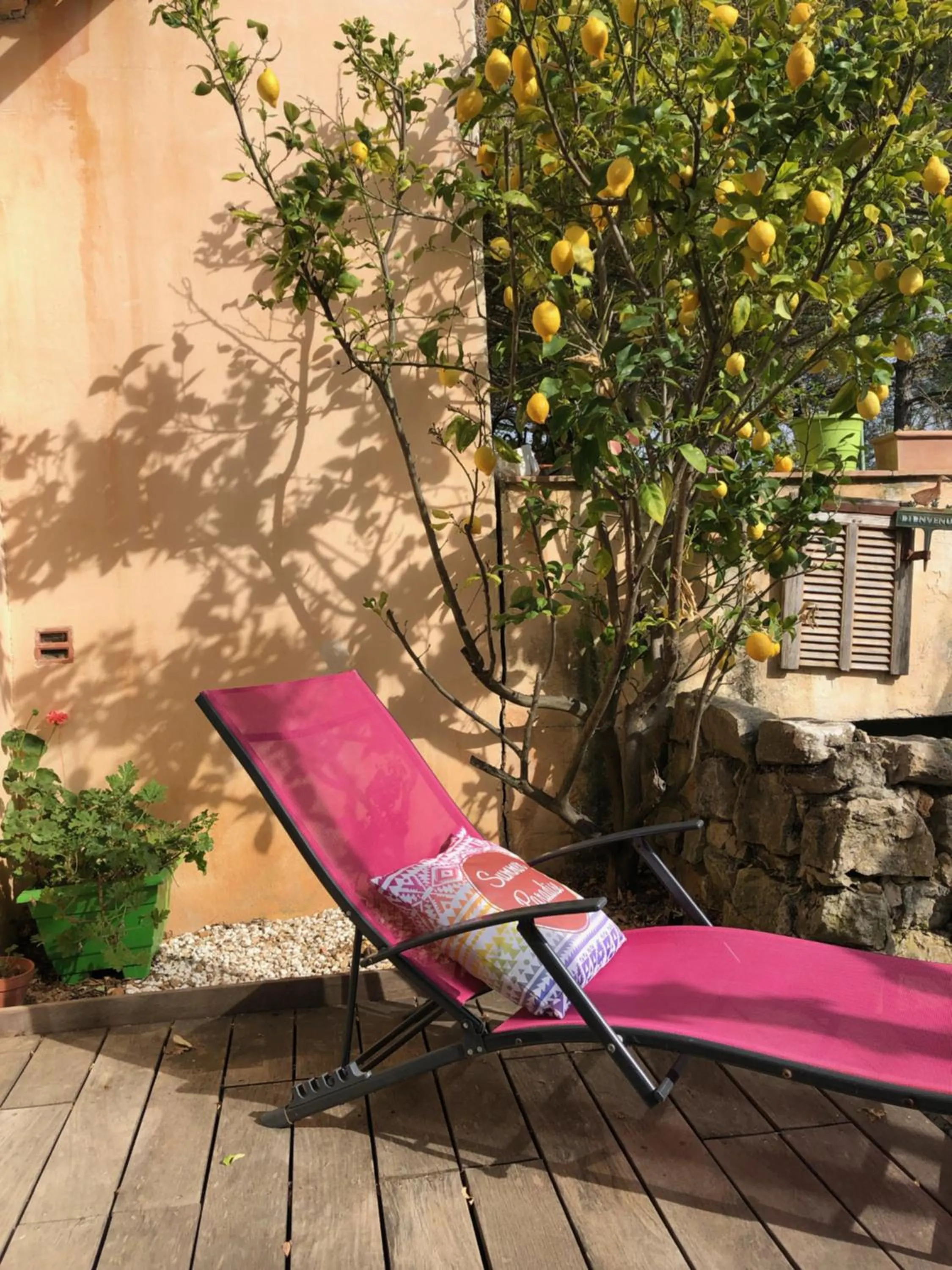 Patio in l'Oustaou B&B Piscine & Spa