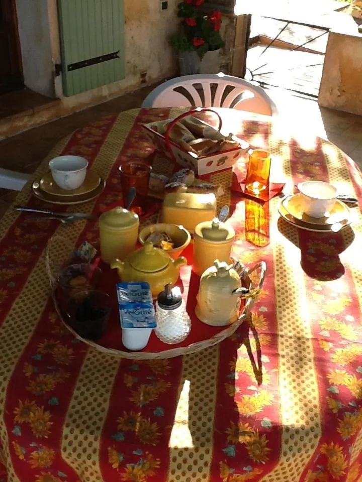 Balcony/Terrace in l'Oustaou B&B Piscine & Spa