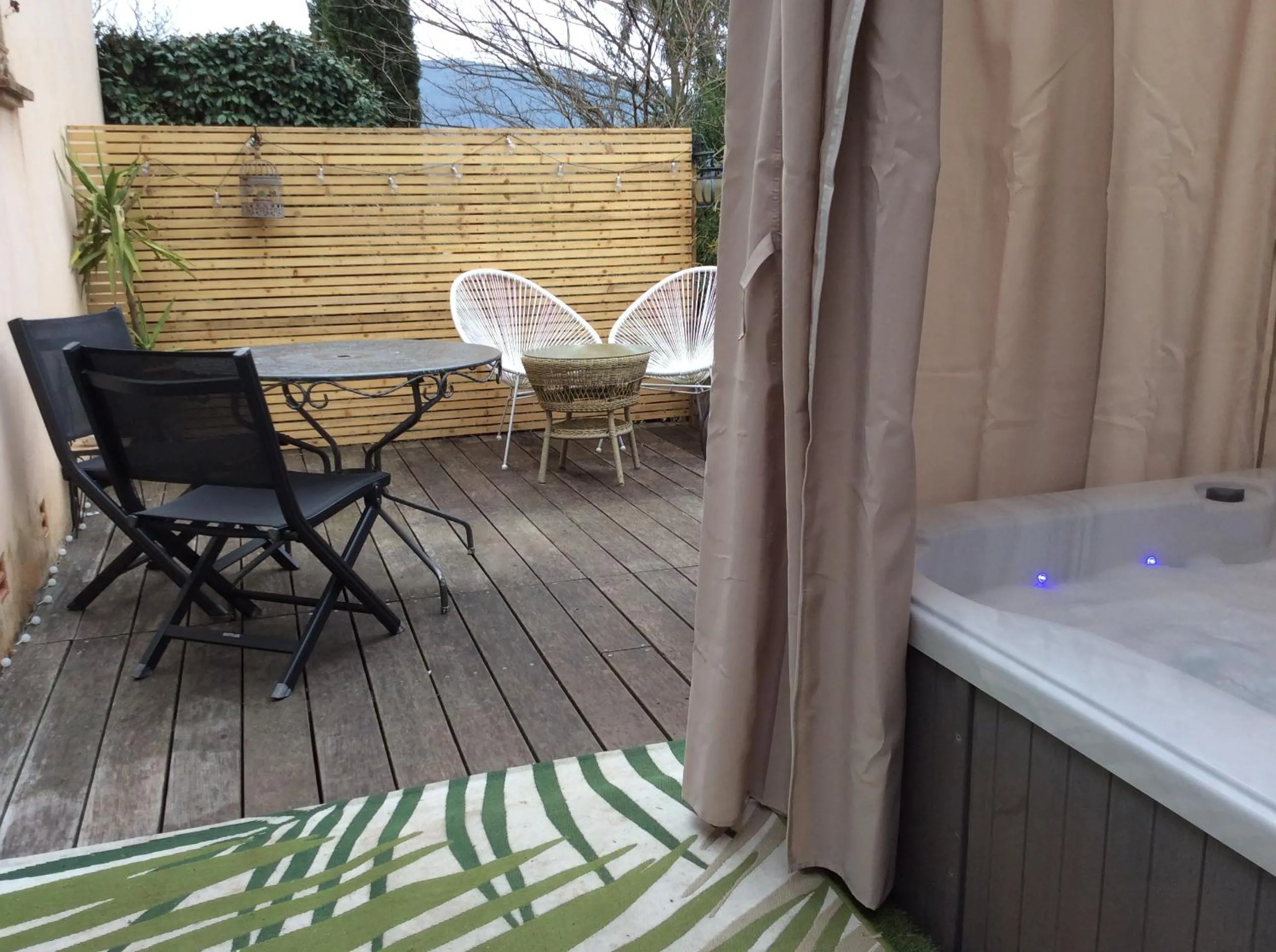 Patio in l'Oustaou B&B Piscine & Spa