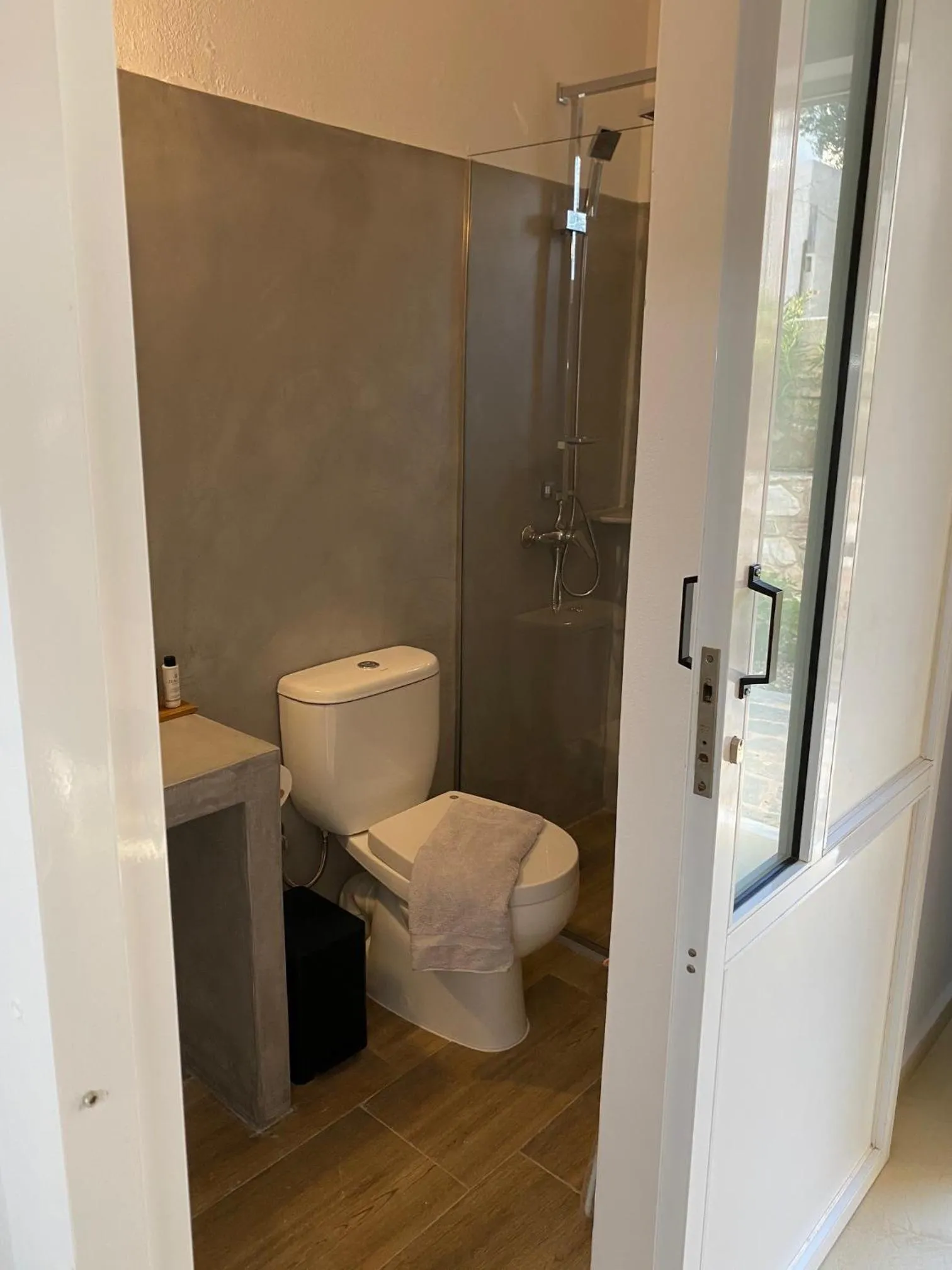 Bathroom in Galini Rooms & Apartments