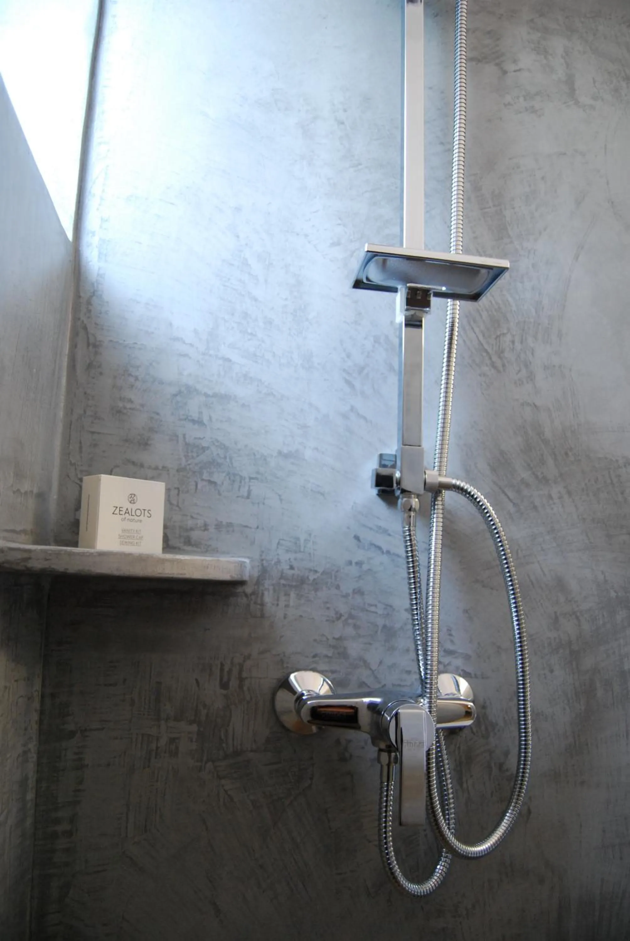 Shower in Galini Rooms & Apartments