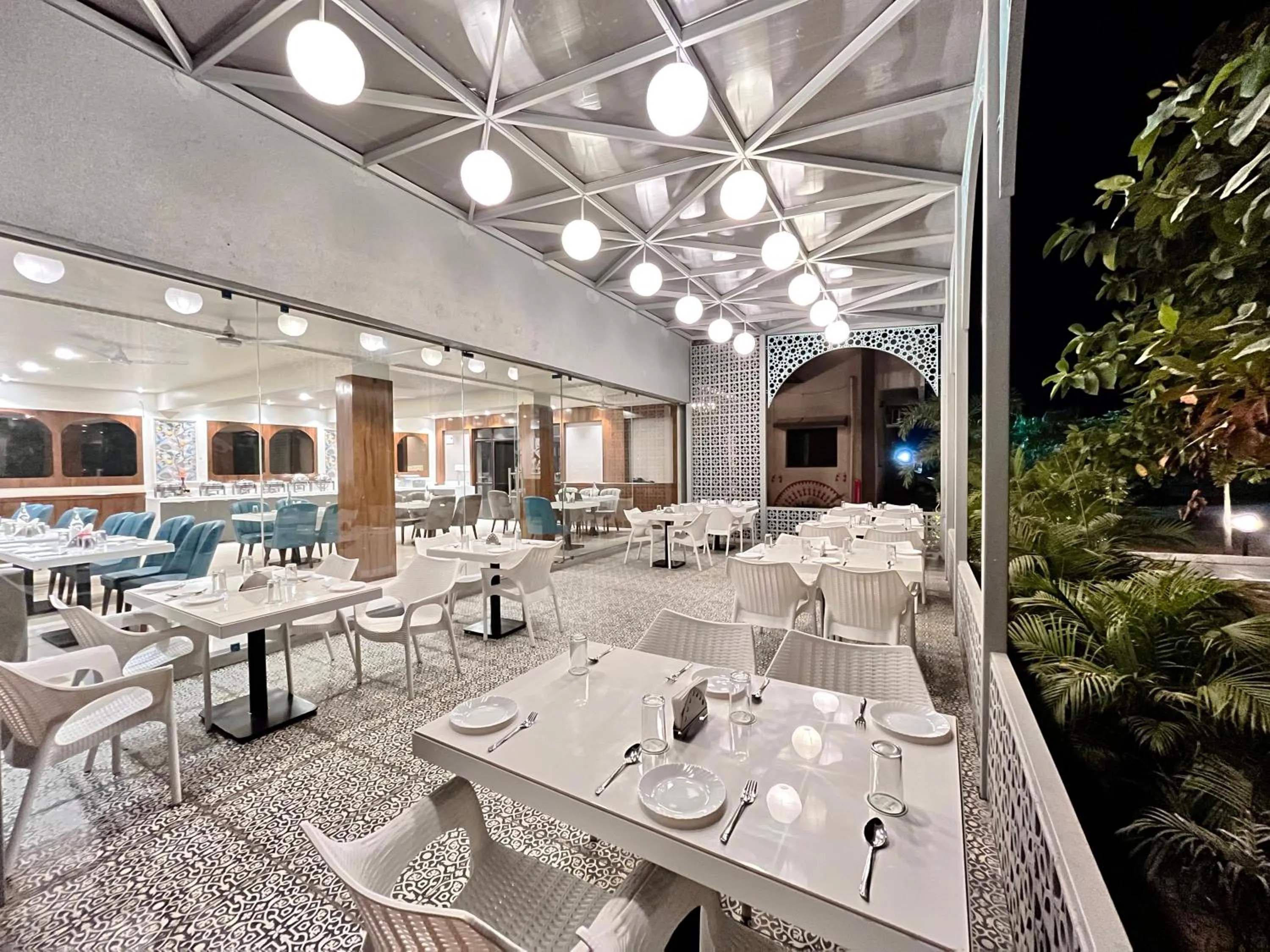 Restaurant/places to eat in Olive Resort - Sillari Pench