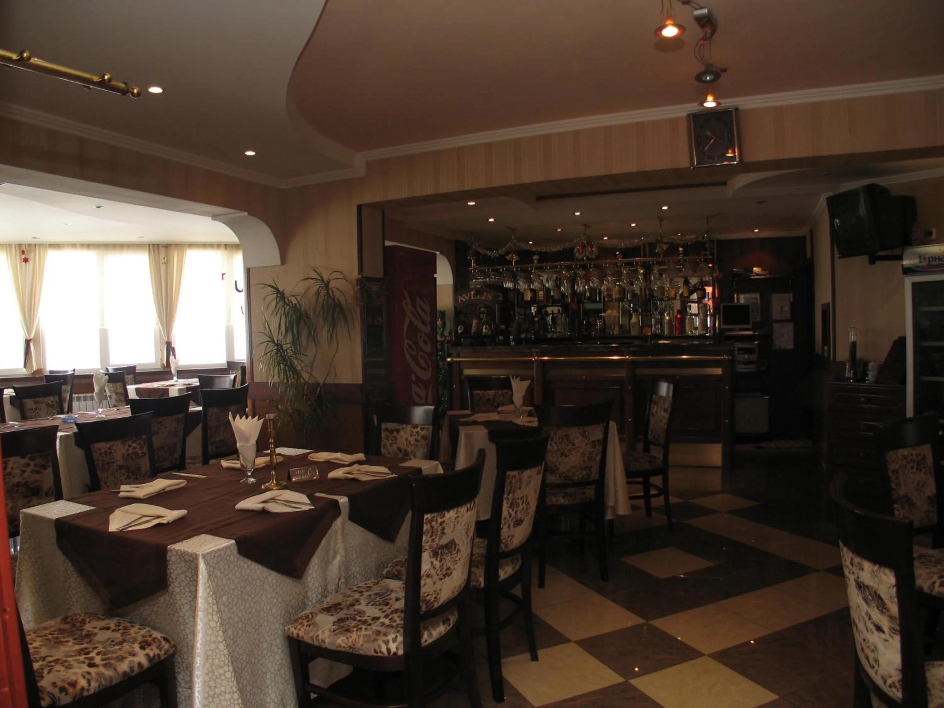 Restaurant/places to eat in Family Hotel Yagoda88