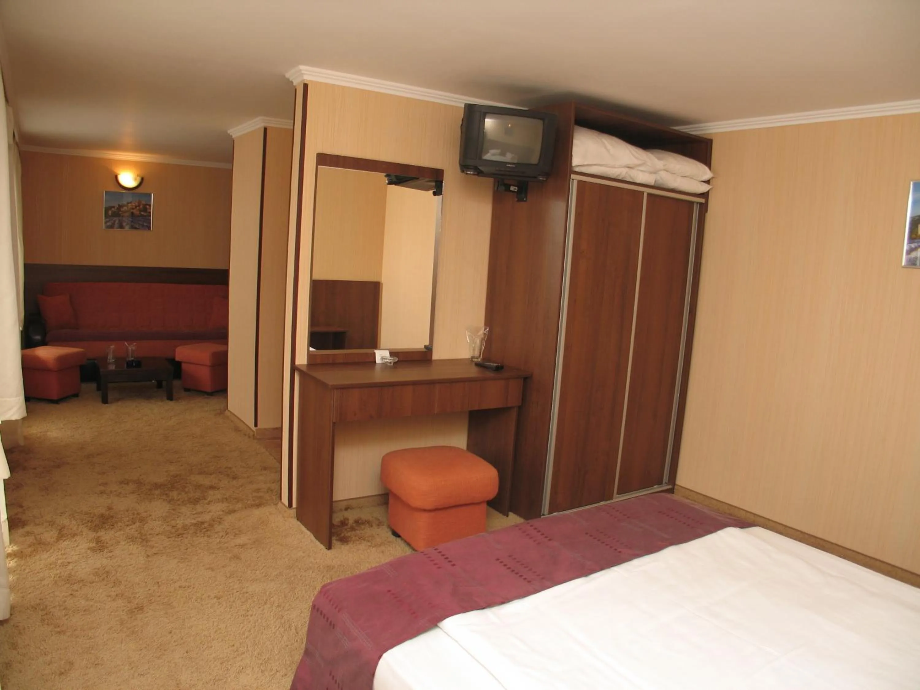 Photo of the whole room, Bed in Family Hotel Yagoda88