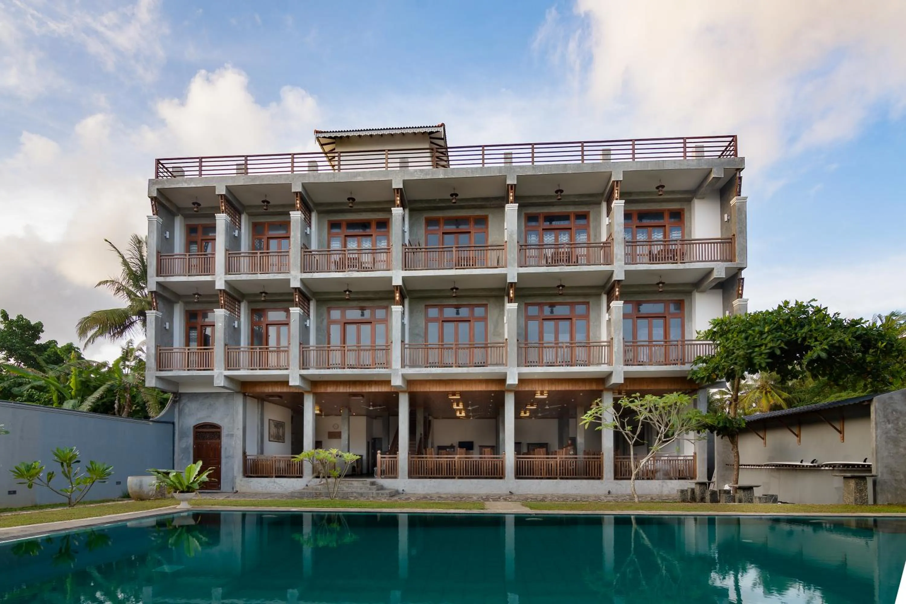 Facade/entrance in Samaraana