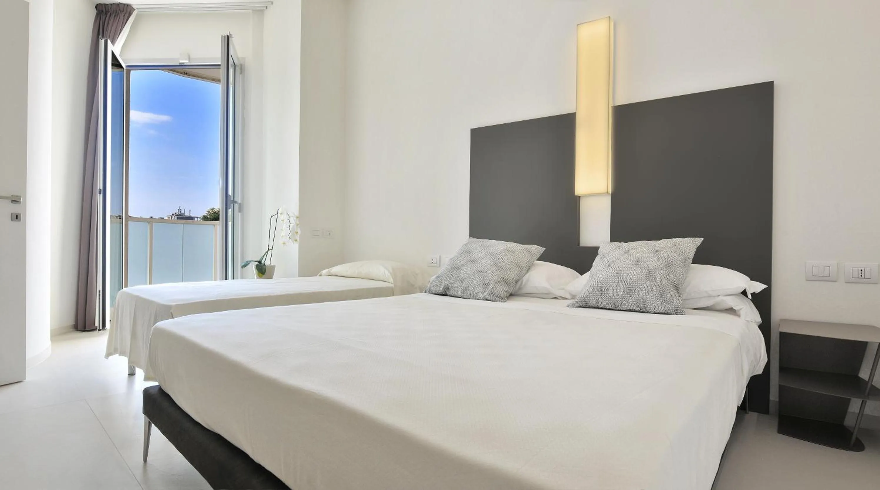 Day, Bed in Hotel Cristallo