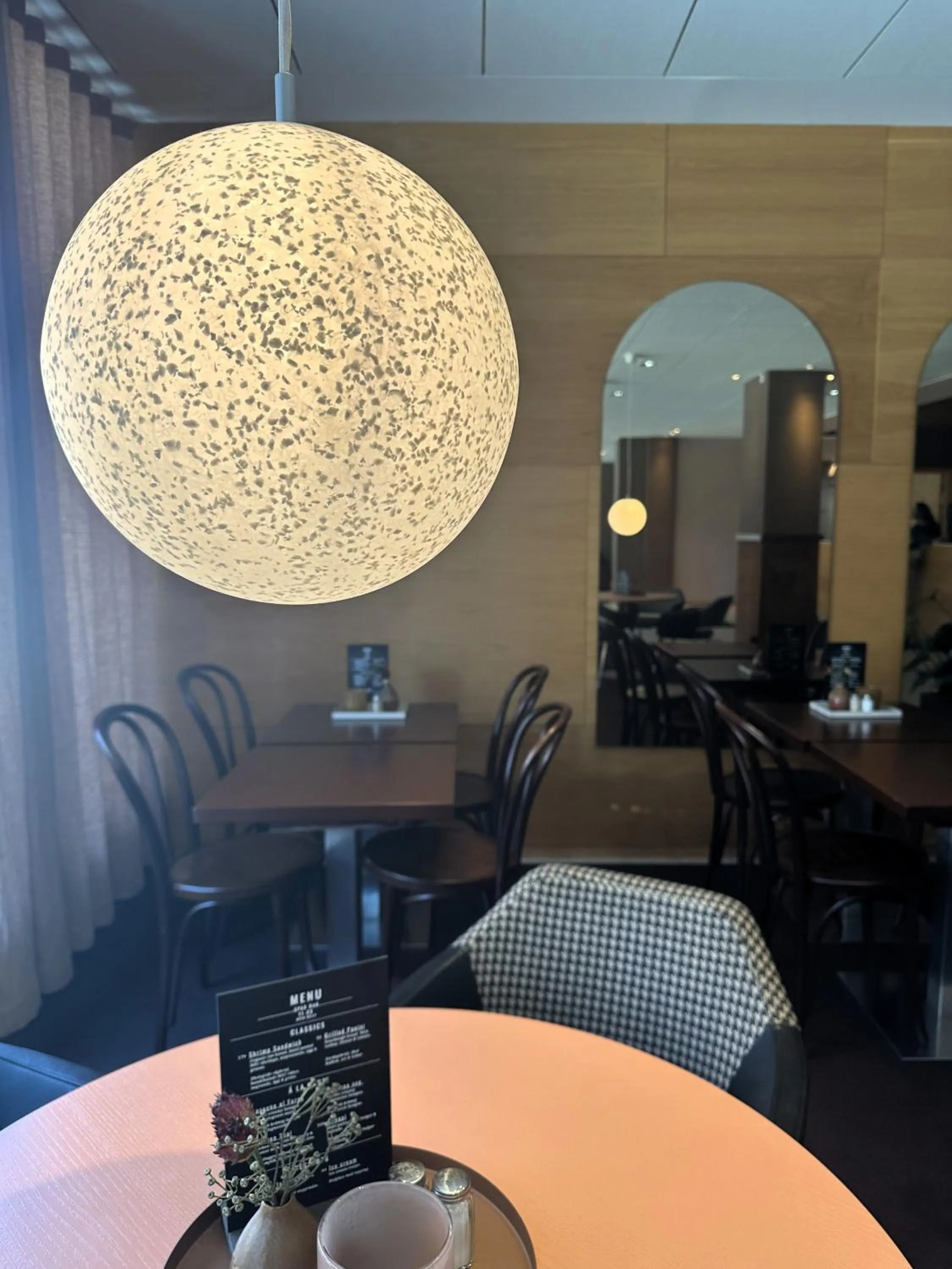 Restaurant/places to eat in Spar Hotel Majorna