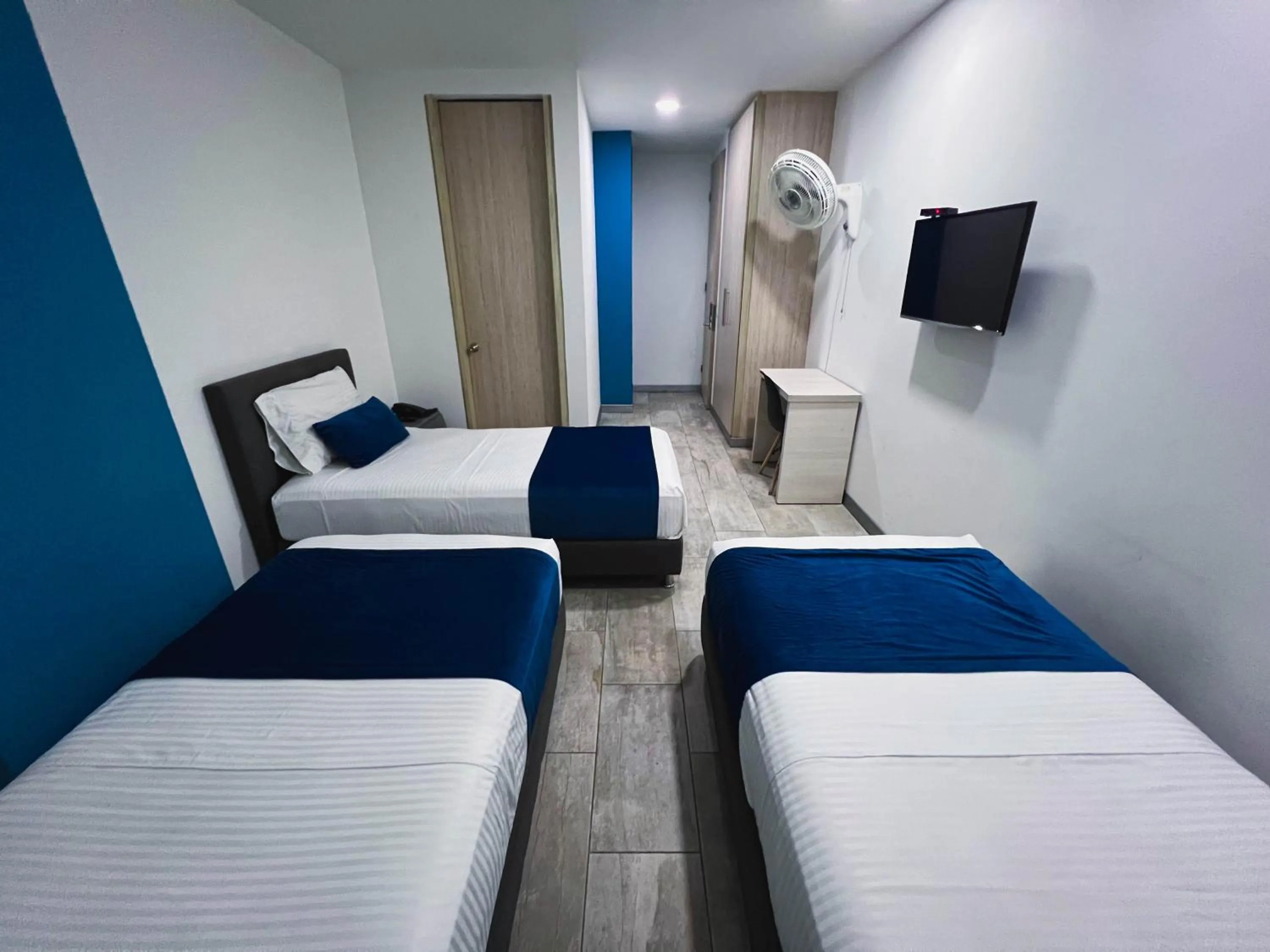 Communal lounge/ TV room in Hotel Rosales Gold