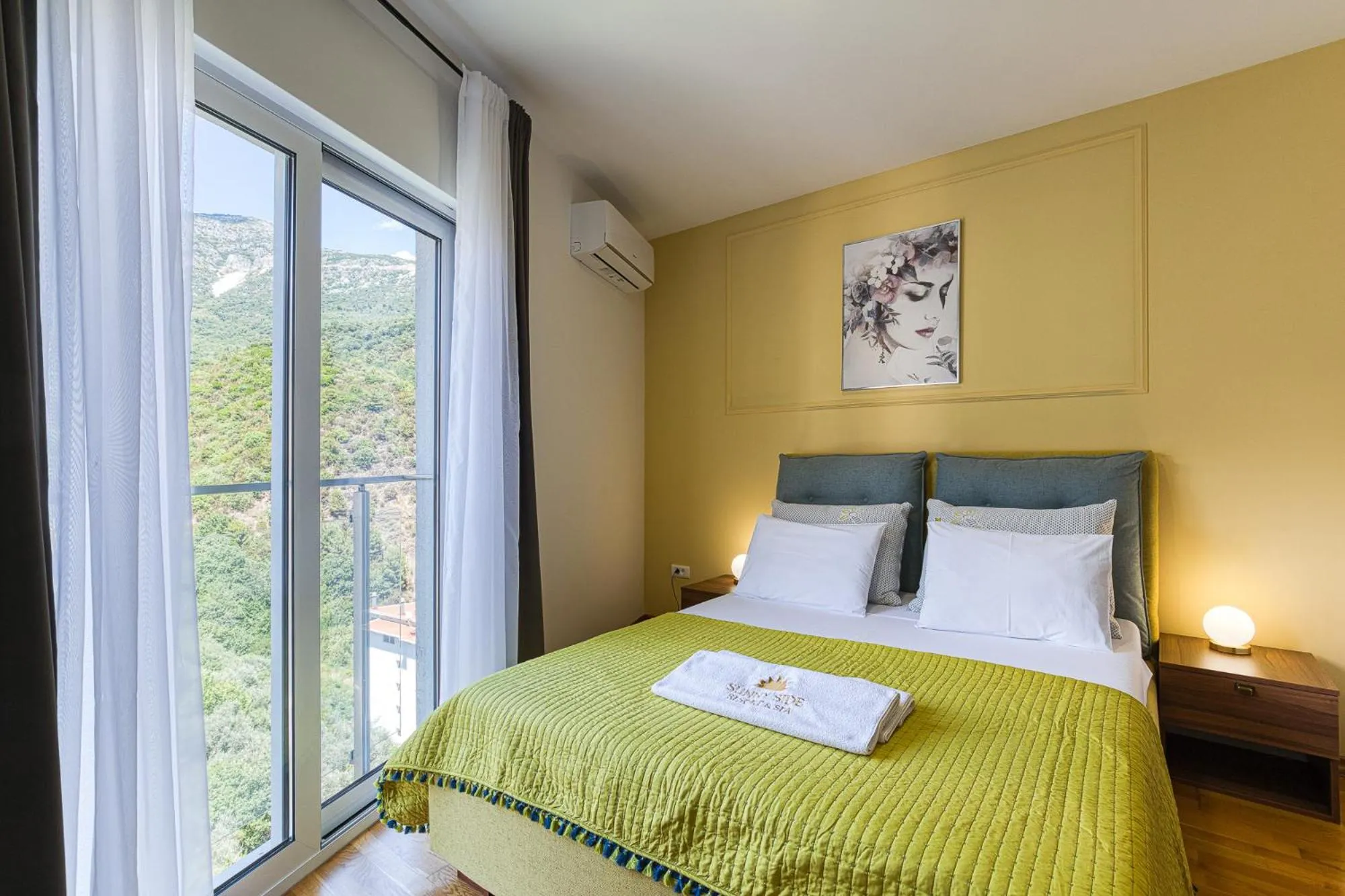 Bed in Sunny Side Wellness Resort & Spa