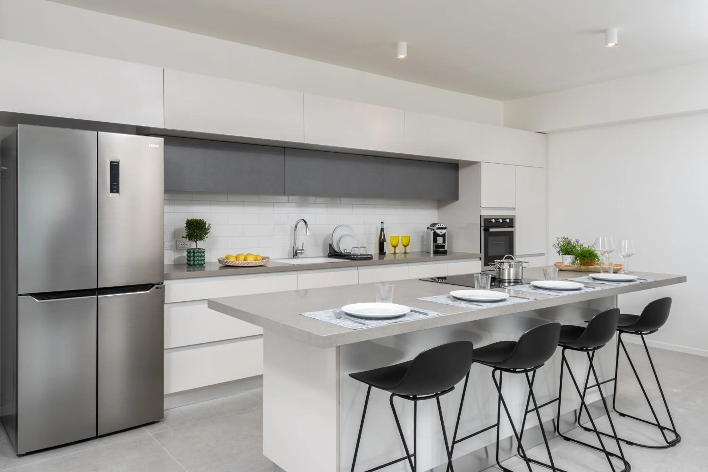 Kitchen or kitchenette in master Shenkin